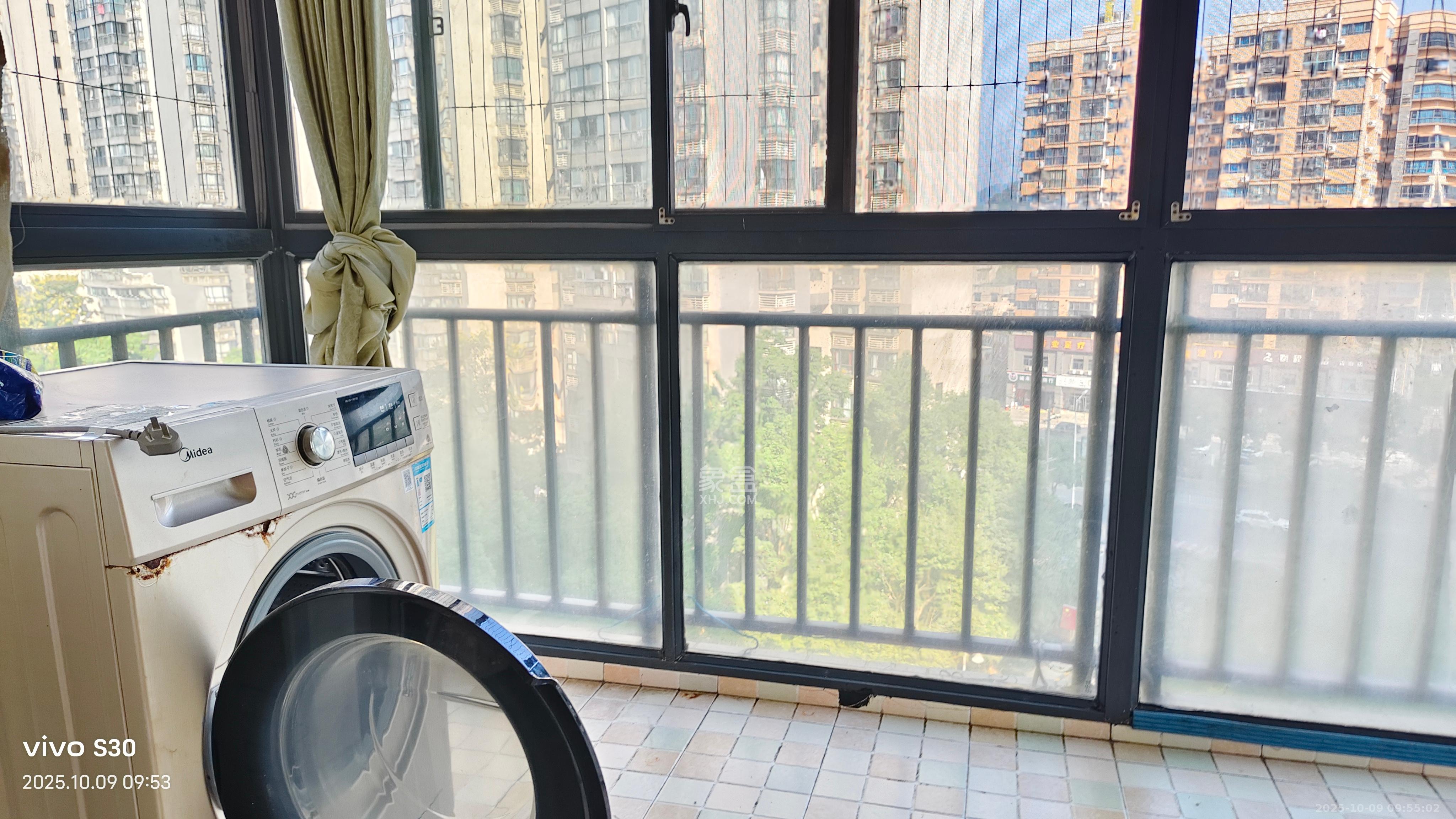 莱茵城  3室2厅2卫    2600.0元/月室内图