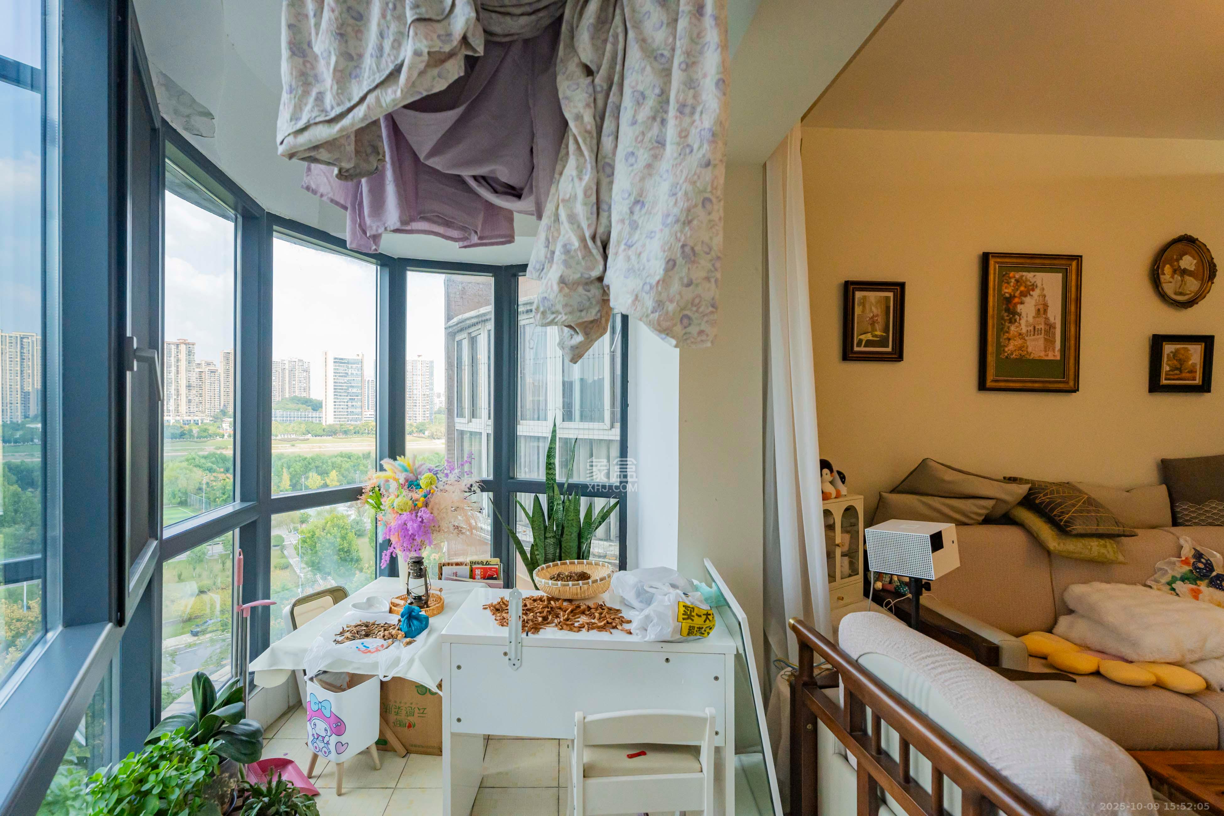 左岸春天 2室2厅1卫 89.8万 左岸春天 2室2厅1卫 89.8万阳台