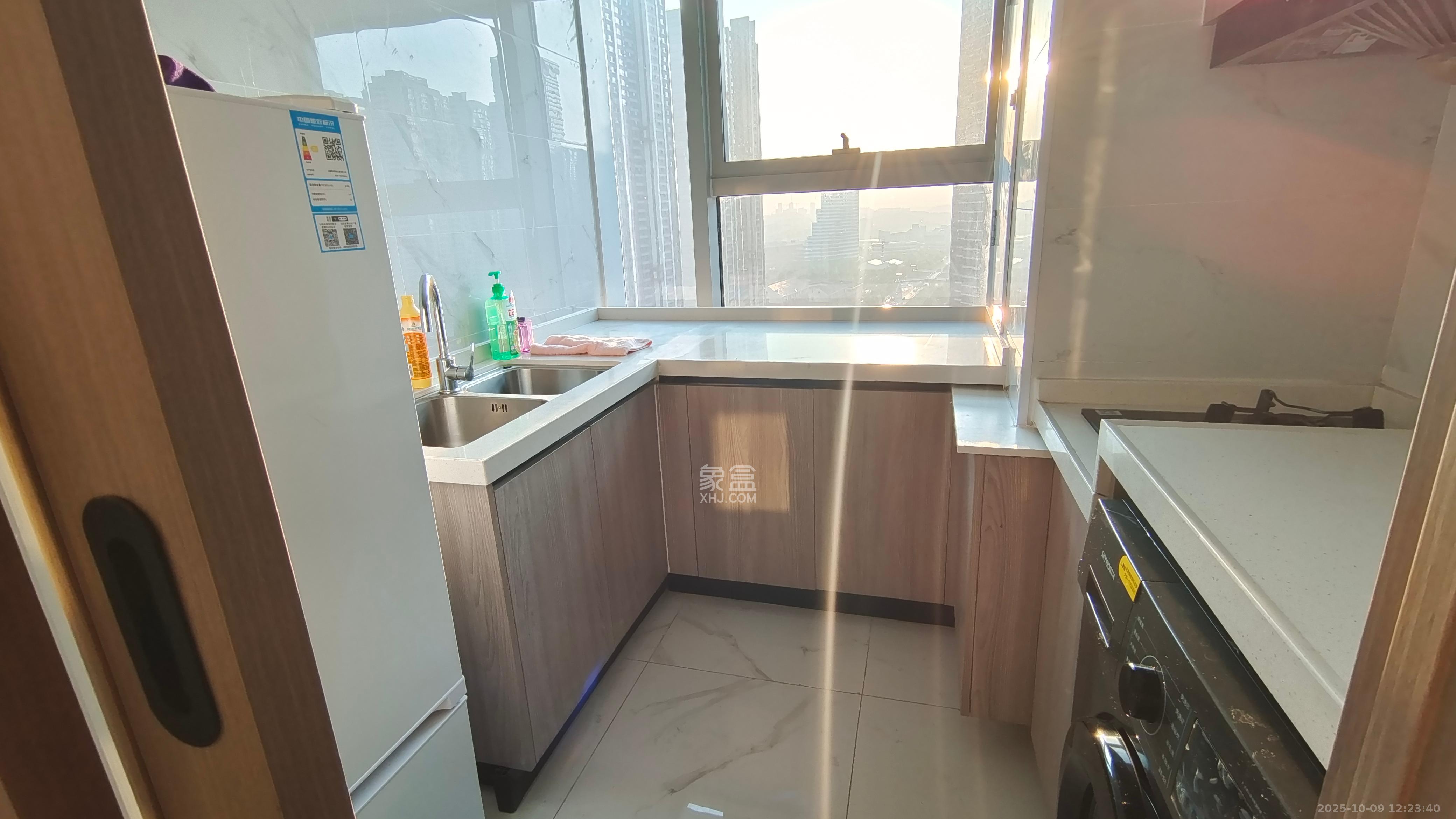 正荣梅溪紫阙台 3室2厅2卫 3800.0元/月 正荣梅溪紫阙台 3室2厅2卫 3800.0元/月室内图