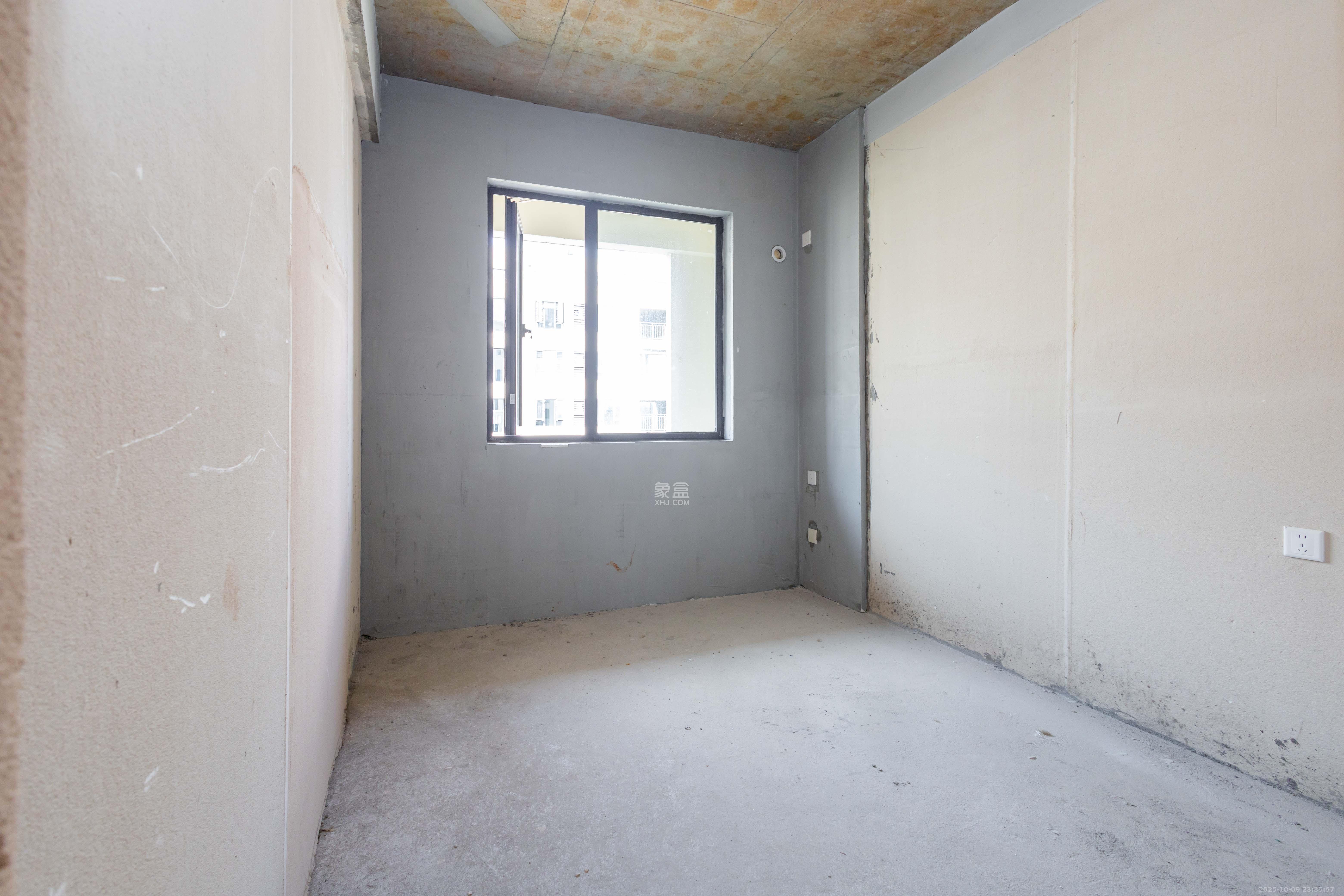 新城恒伟汇隽风华 4室2厅2卫 89.8万 新城恒伟汇隽风华 4室2厅2卫 89.8万卧室