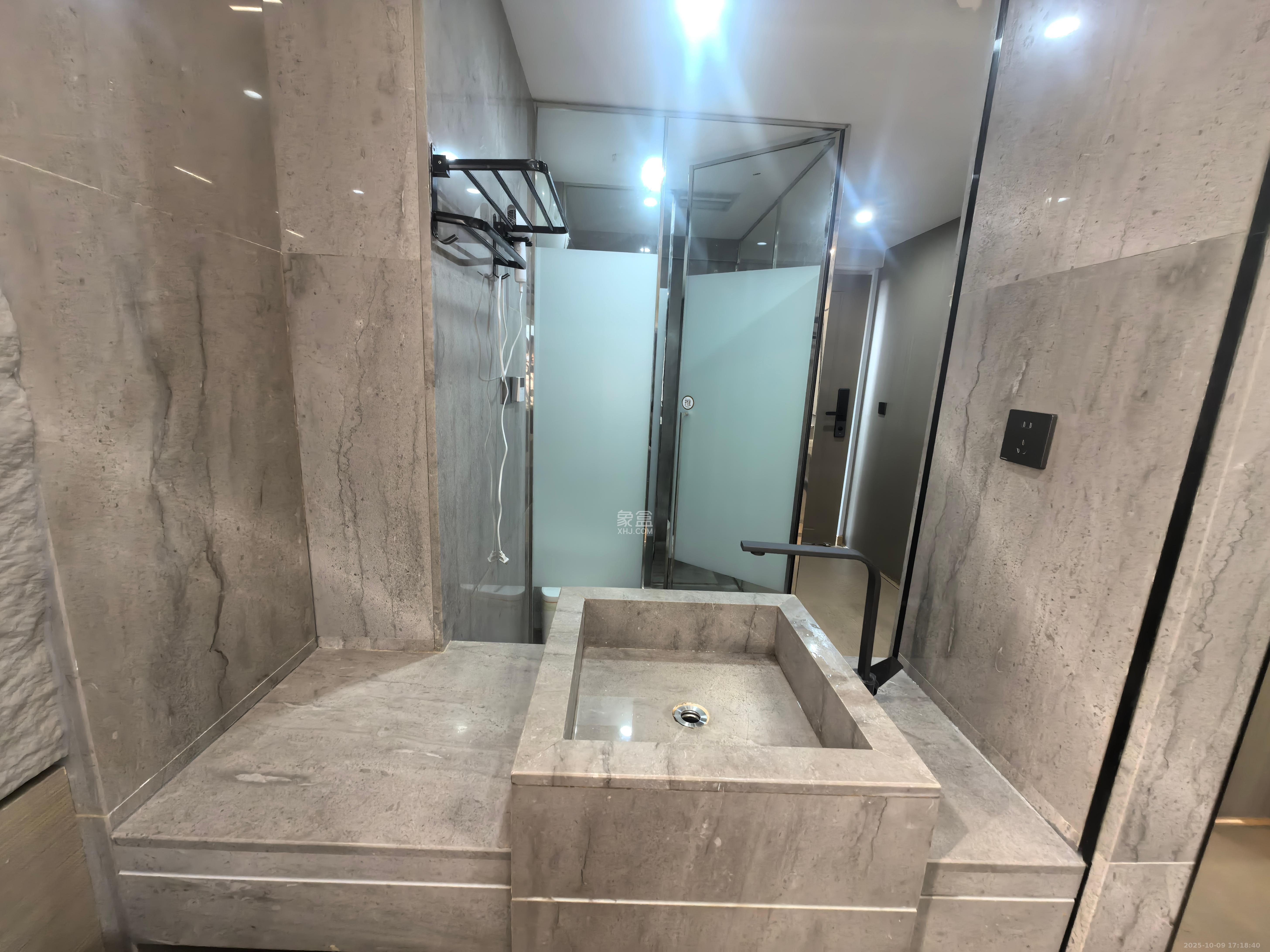 兰亭湾畔  1室1厅1卫    1800.0元/月室内图