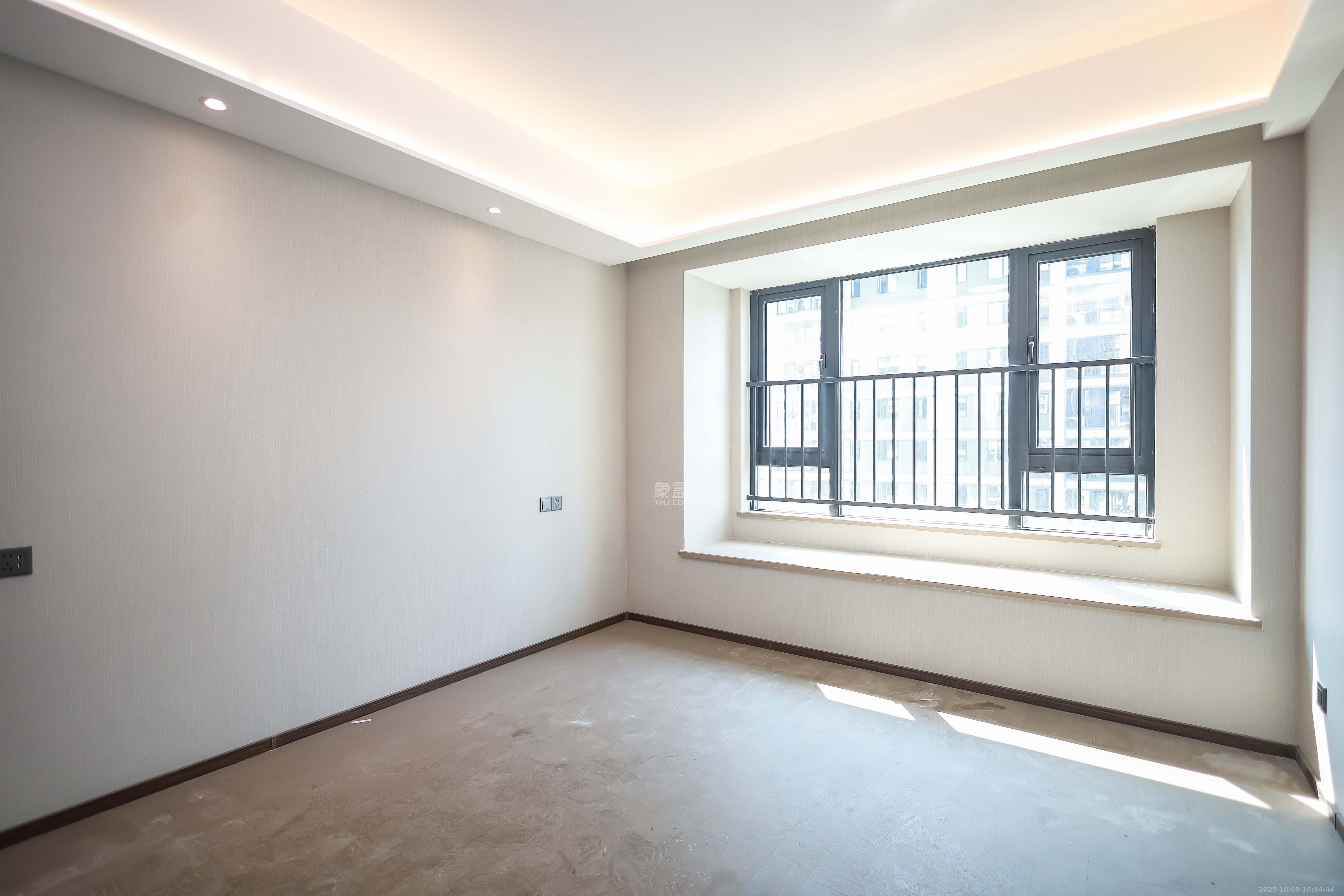 龙湖舜山府  4室2厅2卫    210.0万 龙湖舜山府  4室2厅2卫    210.0万卧室