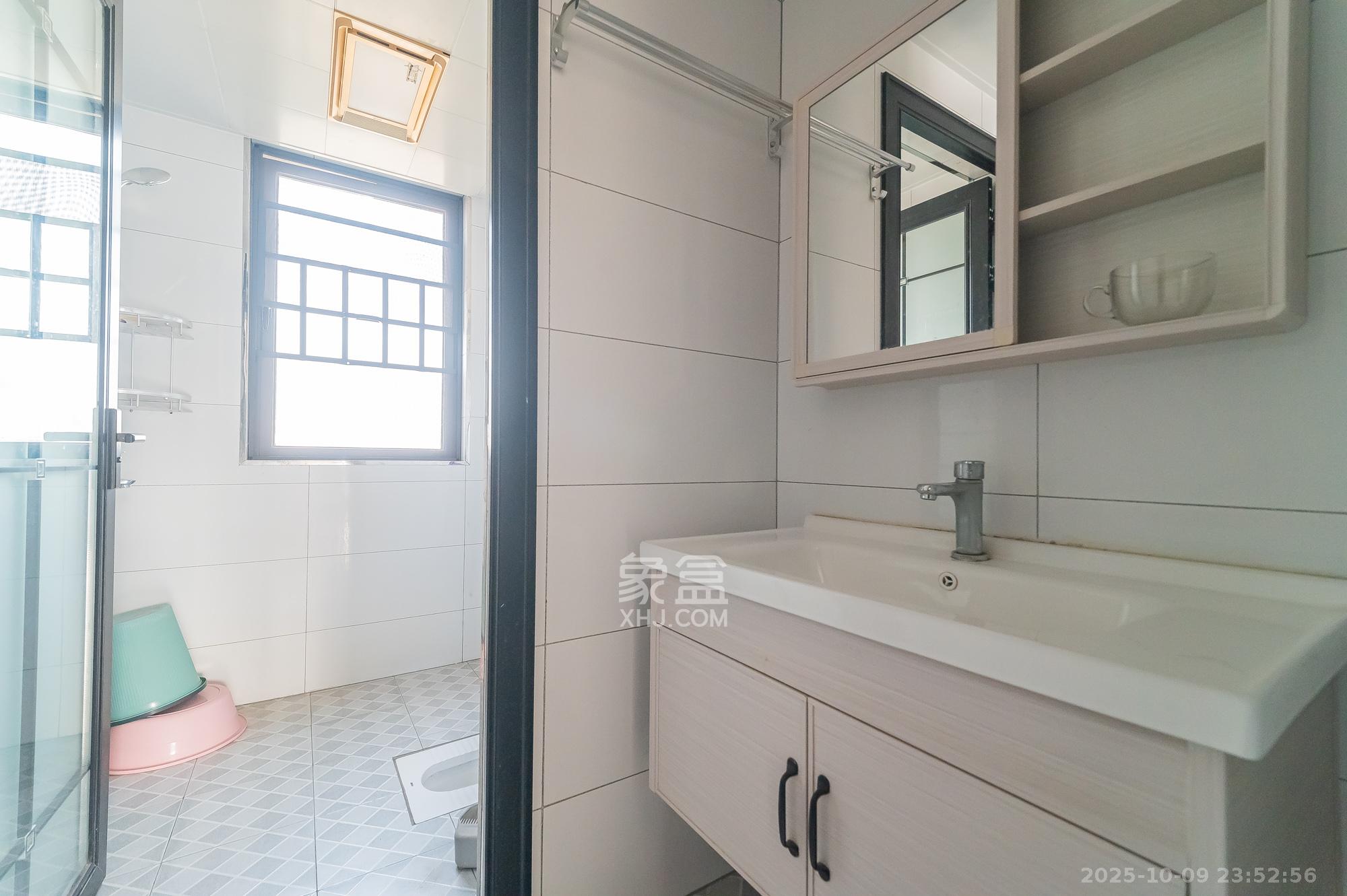 中建悦和城  4室2厅2卫    125.0万 中建悦和城  4室2厅2卫    125.0万卫生间