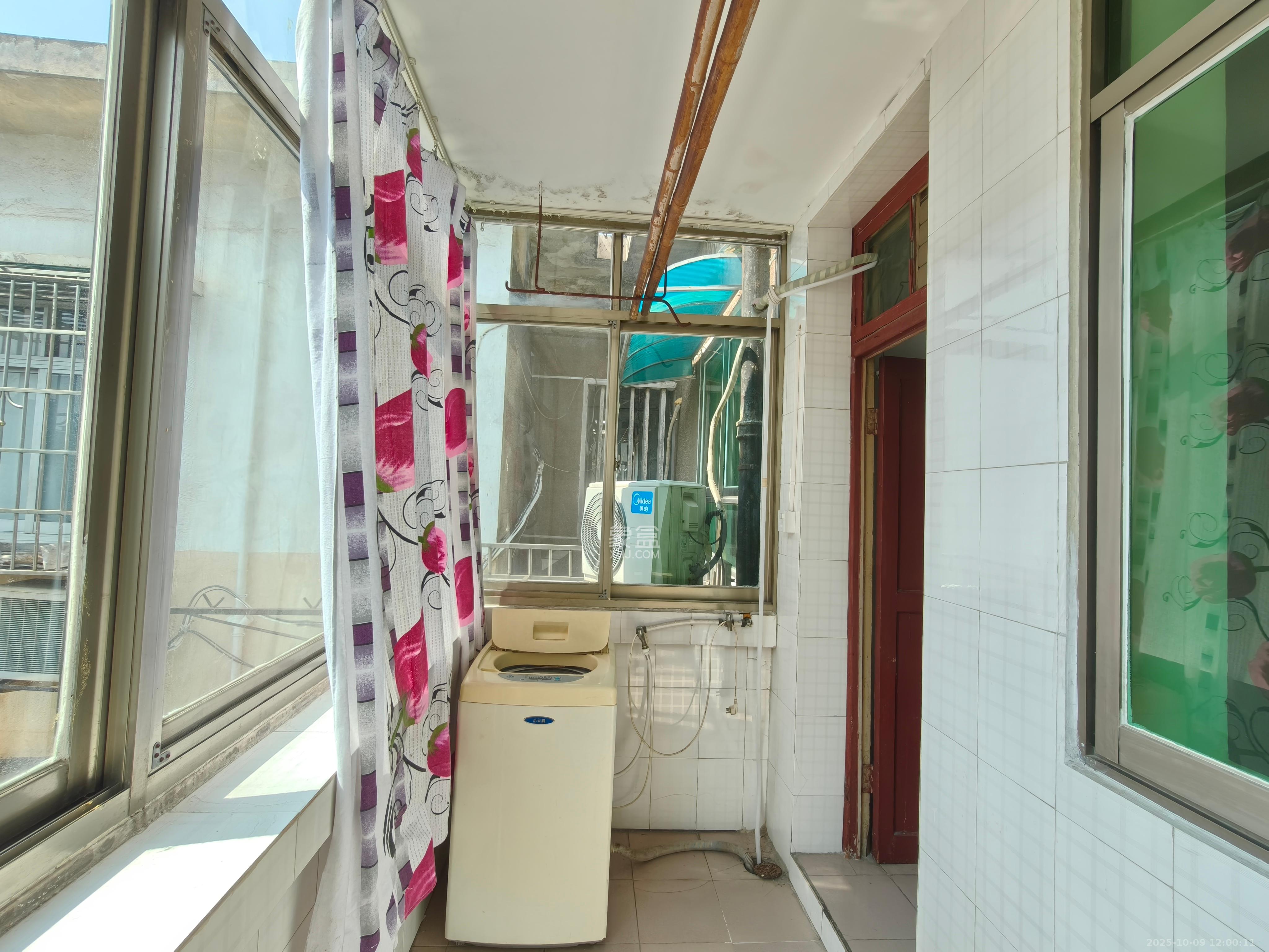 湖橡宿舍/湖橡小区 2室1厅1卫 1500.0元/月 湖橡宿舍/湖橡小区 2室1厅1卫 1500.0元/月室内图