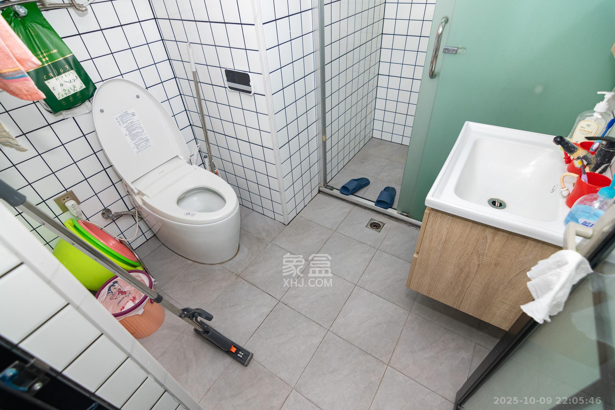 开利星空城市公馆  1室1厅1卫    38.0万卫生间