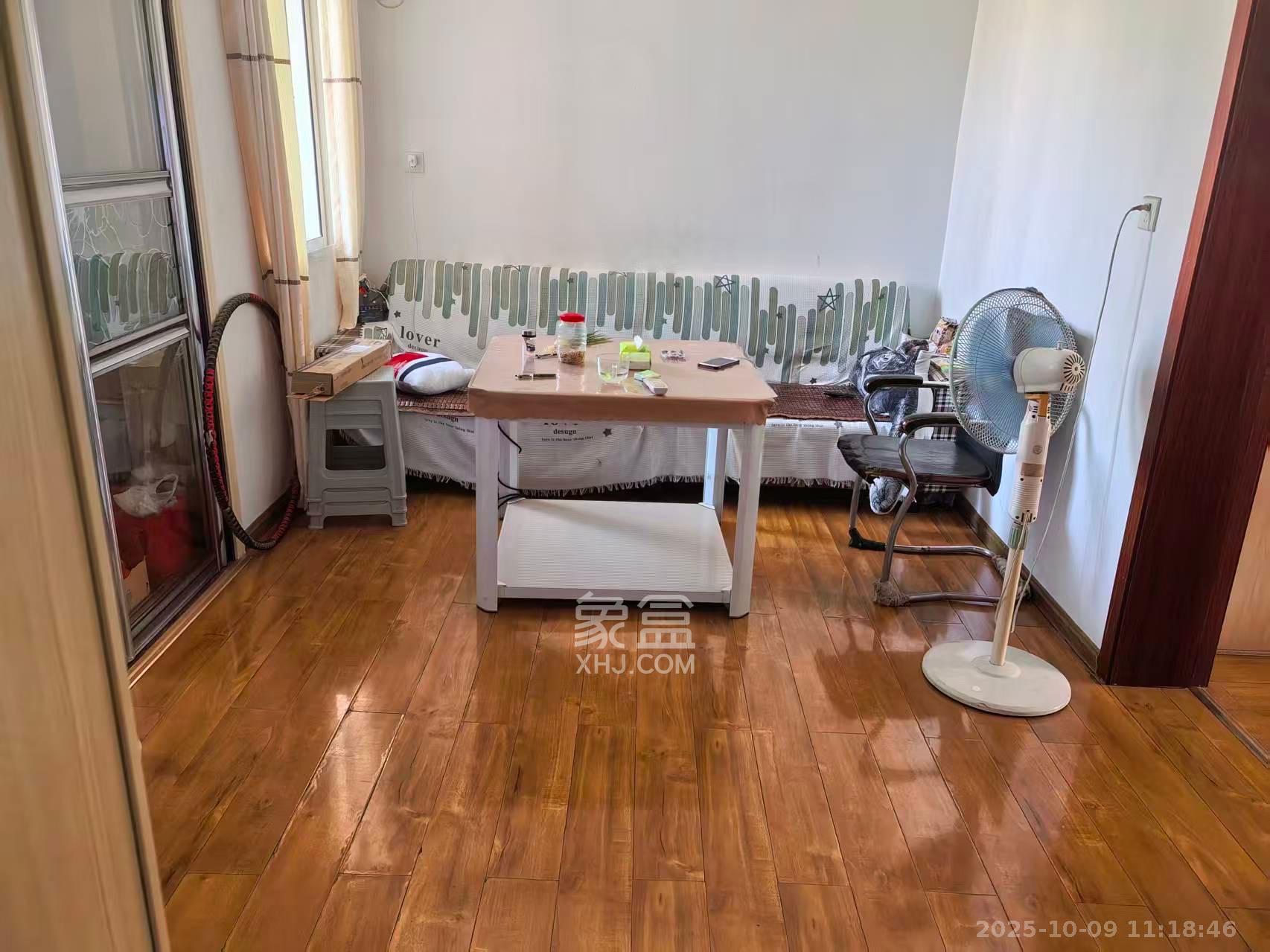 南园小区  2室1厅1卫    1500.0元/月 南园小区  2室1厅1卫    1500.0元/月室内图