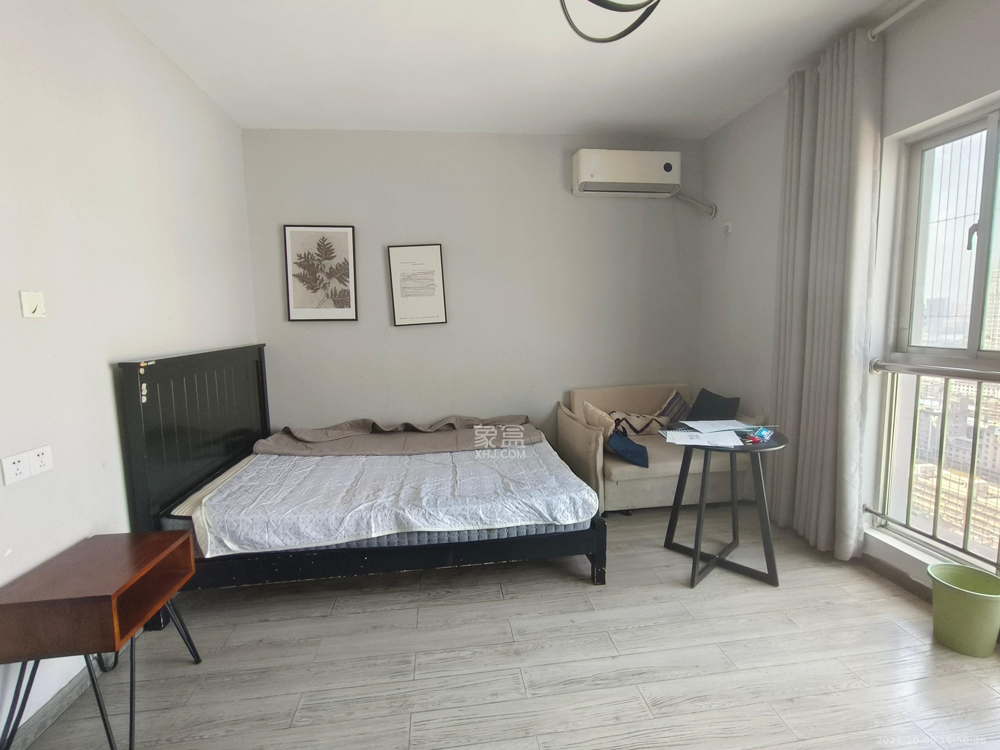 君临国际  1室1厅1卫    1700.0元/月