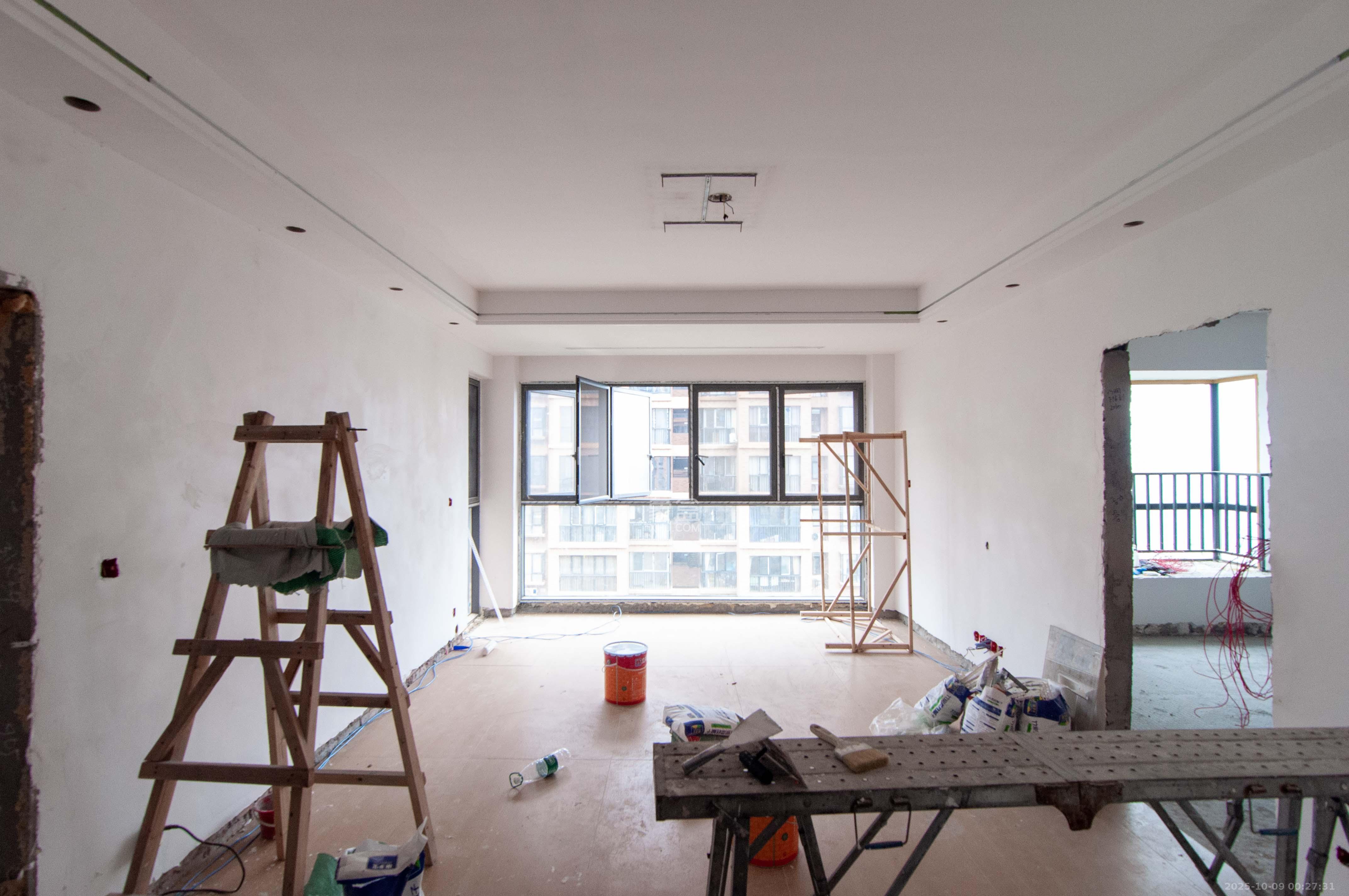 麓谷明珠  3室2厅2卫    114.0万