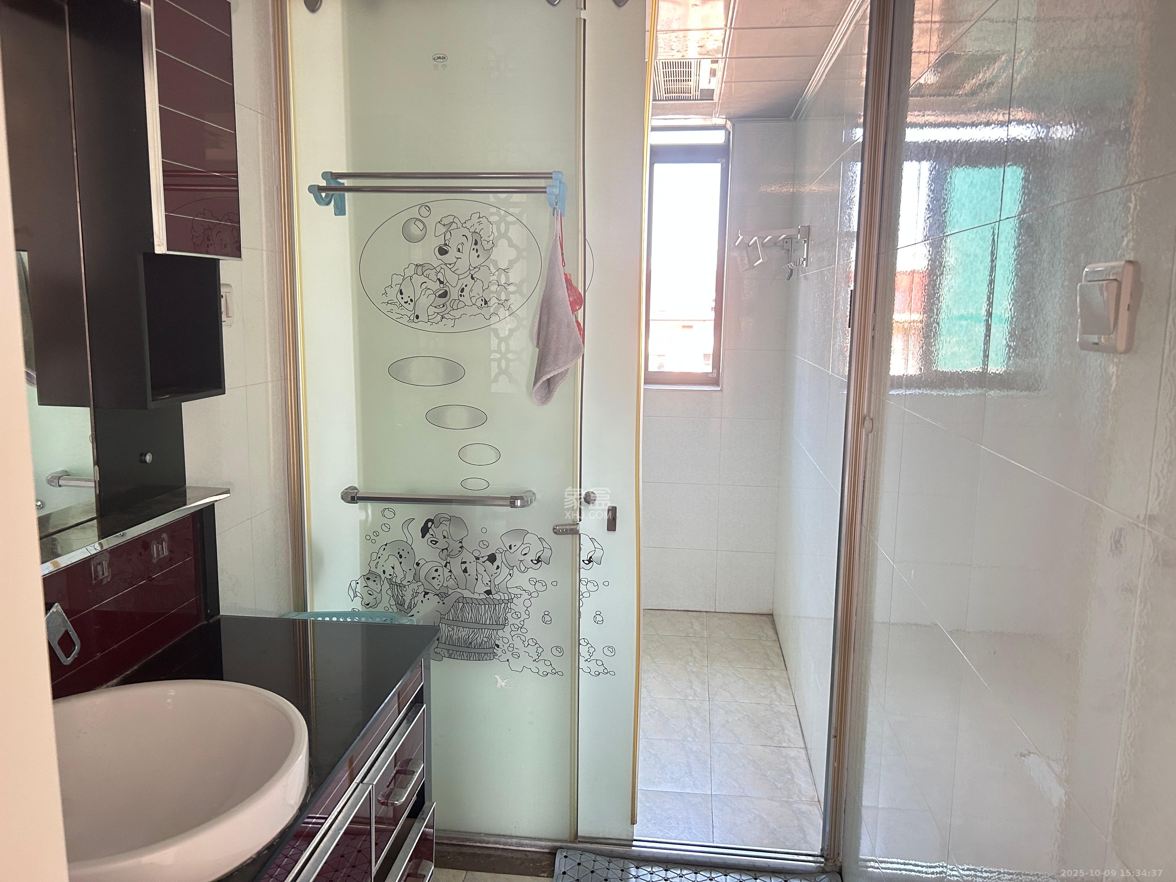 恒盛世家 3室1厅2卫 2000.0元/月 恒盛世家 3室1厅2卫 2000.0元/月室内图