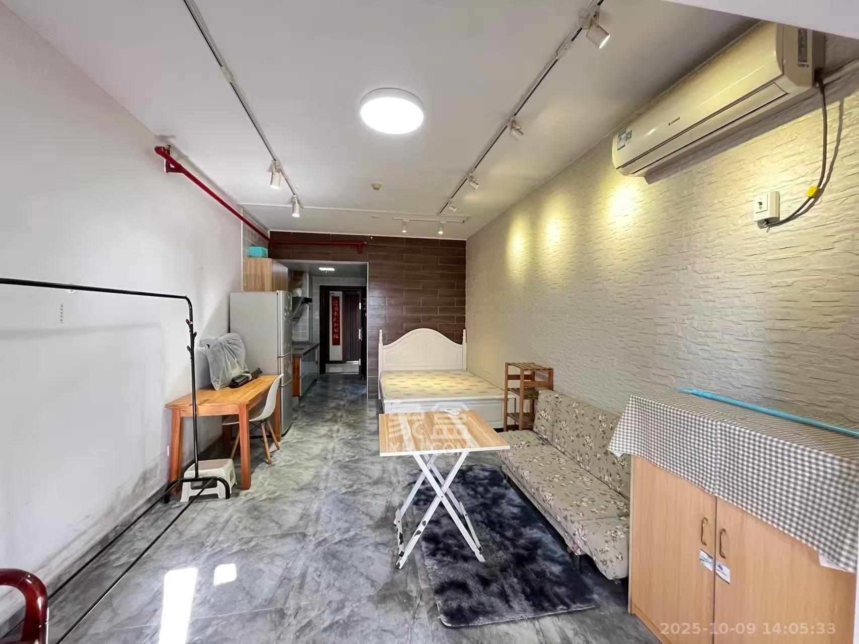 保利麓谷林语I区  1室1厅1卫    1300.0元/月室内图