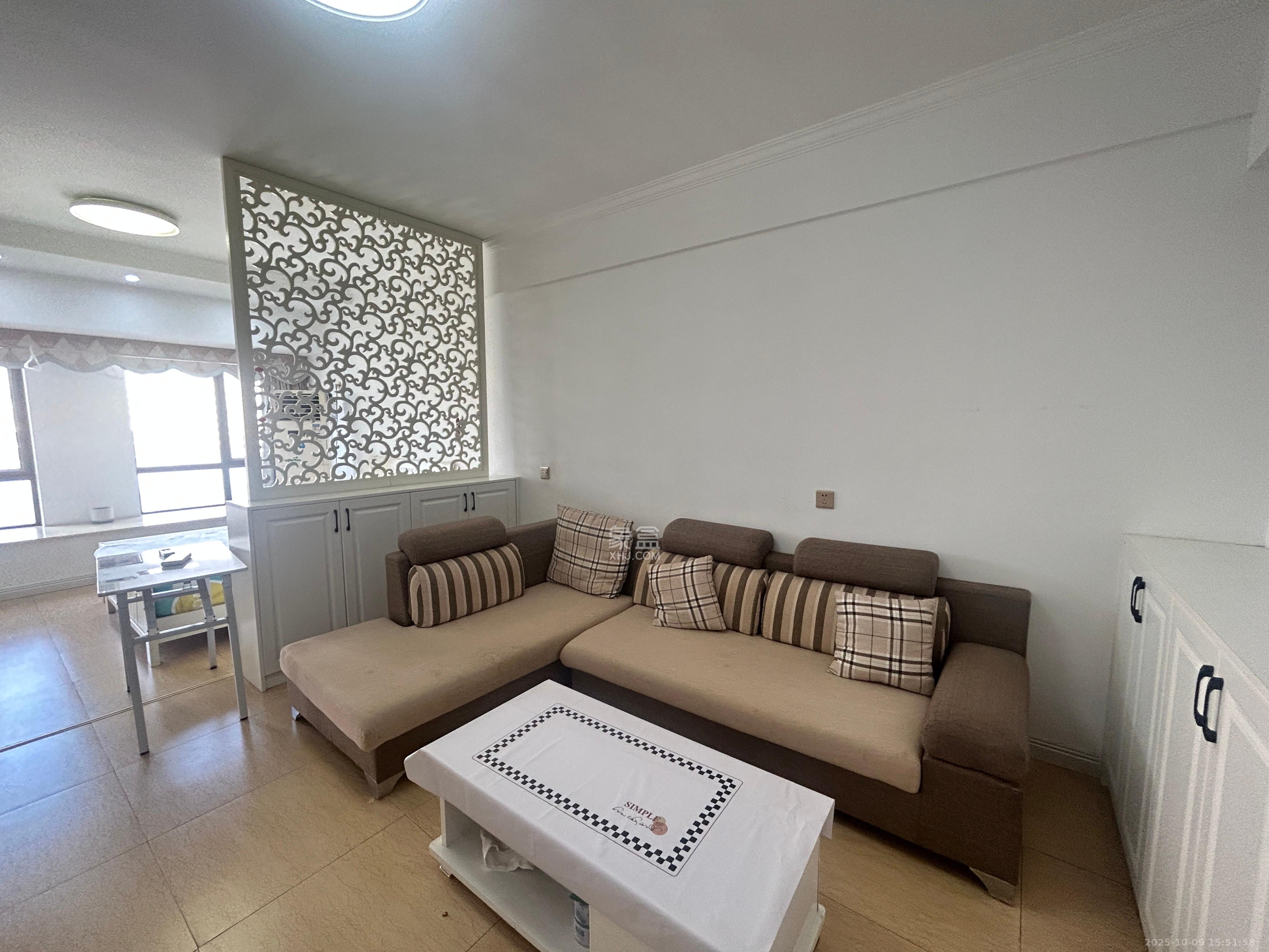 摩天一号  1室1厅1卫    1800.0元/月 摩天一号  1室1厅1卫    1800.0元/月