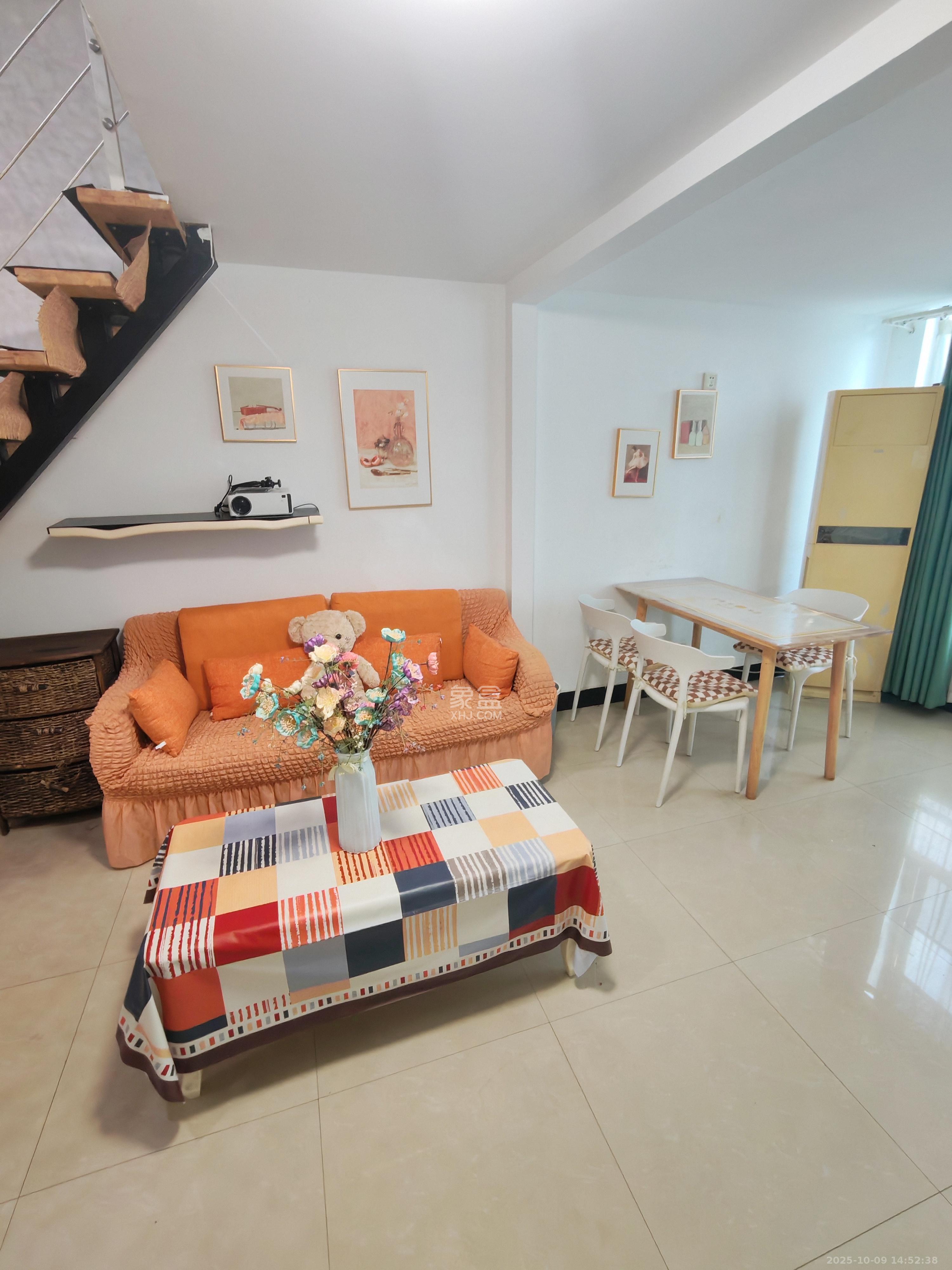 融圣国际  2室1厅0卫    3000.0元/月 融圣国际  2室1厅0卫    3000.0元/月