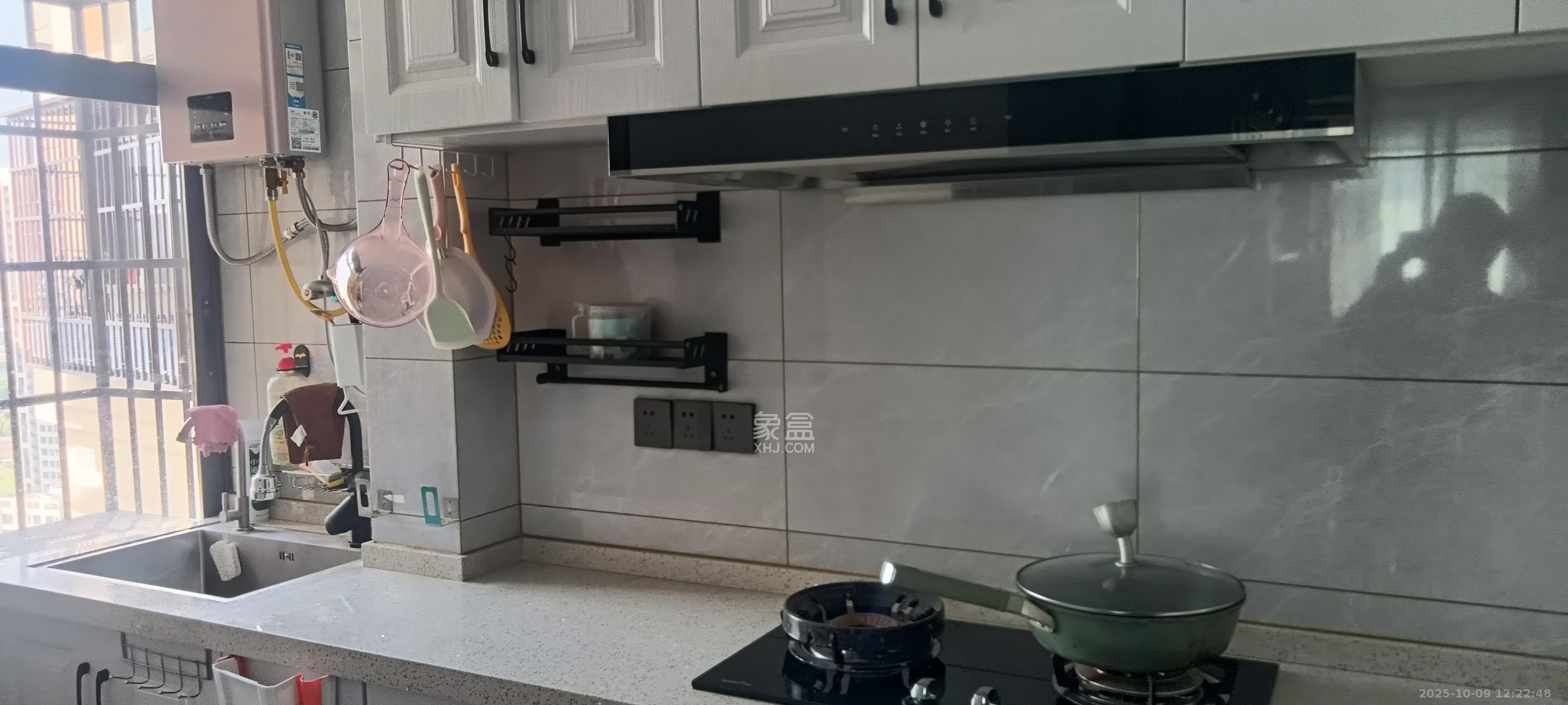 鸿润嘉园  3室2厅2卫    2200.0元/月室内图