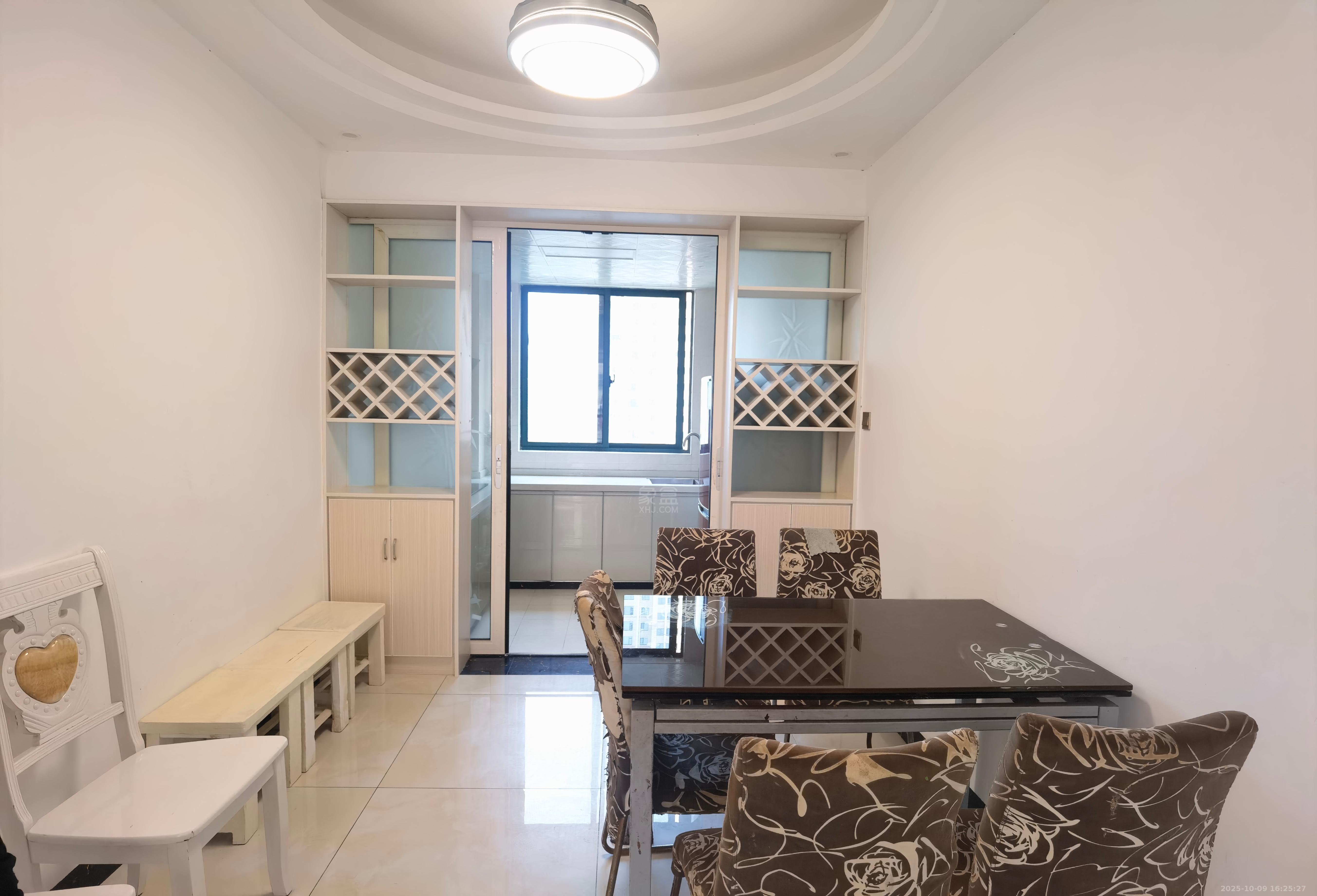 湖景名城 3室2厅2卫 2500.0元/月 湖景名城 3室2厅2卫 2500.0元/月室内图