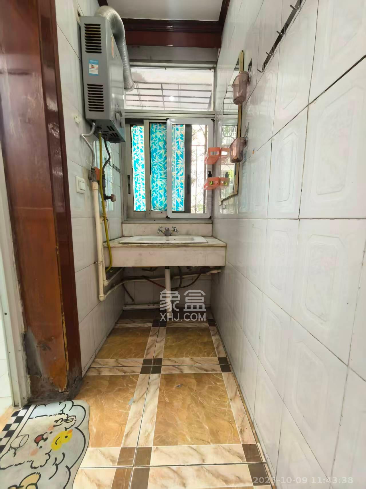 湘农桥社区 3室2厅2卫 2200.0元/月 湘农桥社区 3室2厅2卫 2200.0元/月室内图