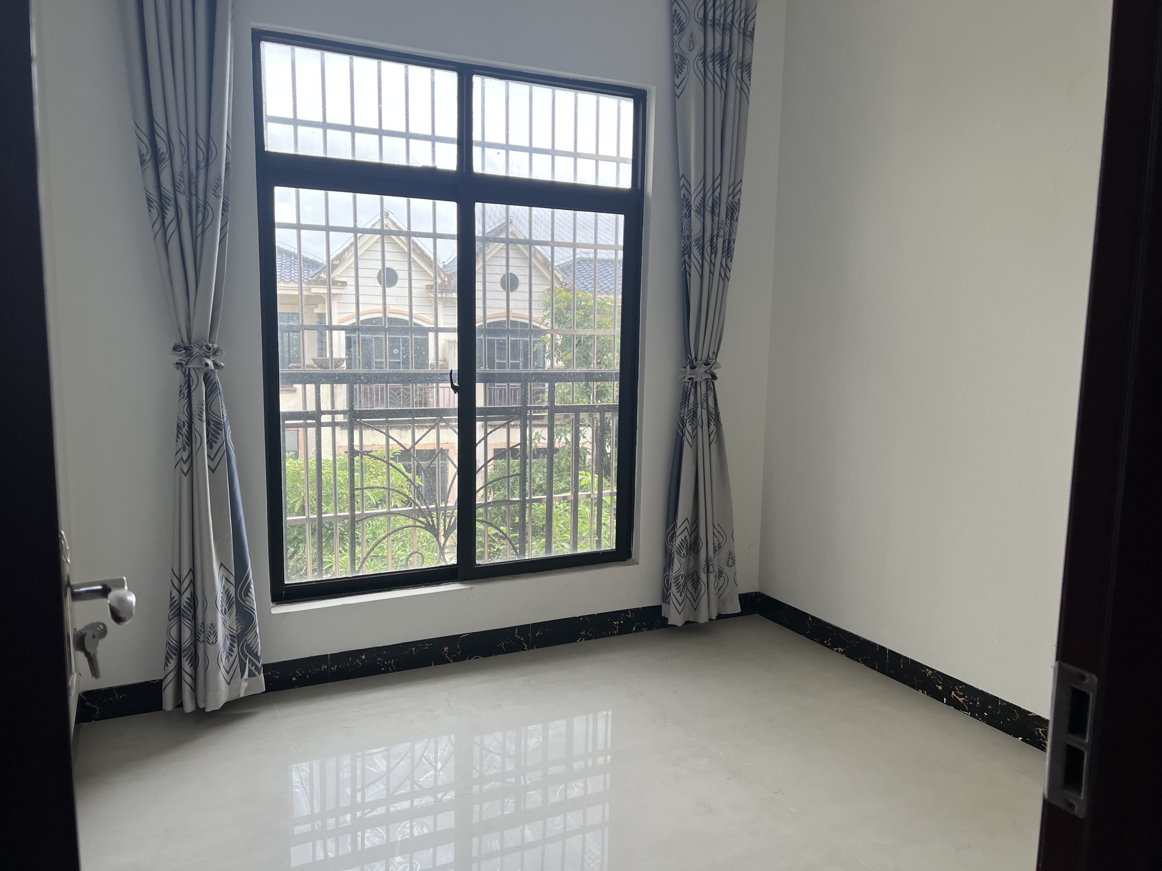 翡翠水城(住宅) 3室2厅1卫 3700.0元/月 翡翠水城(住宅) 3室2厅1卫 3700.0元/月室内图