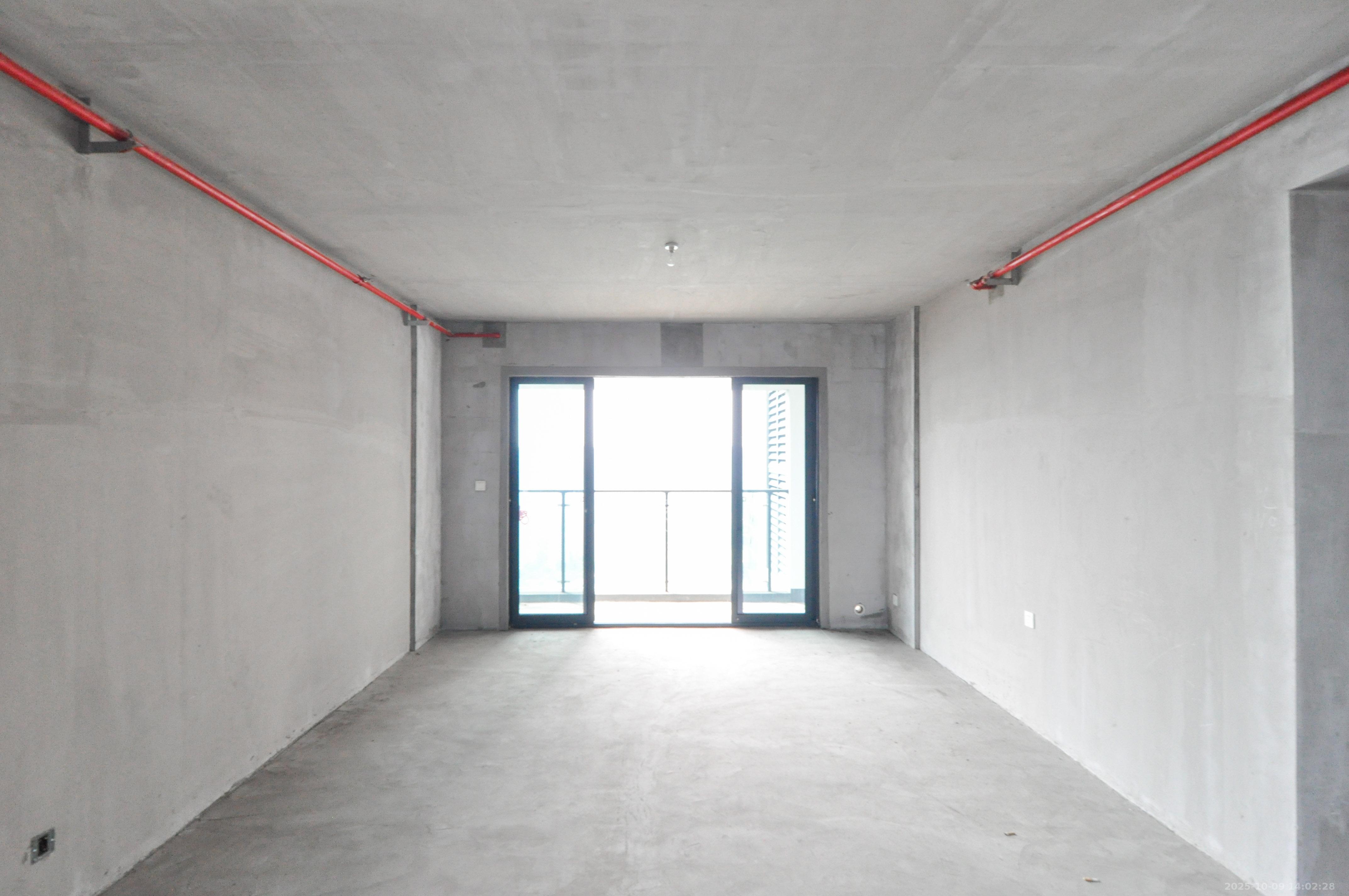 中建梅溪湖中心 4室2厅2卫 299.0万 中建梅溪湖中心 4室2厅2卫 299.0万客厅