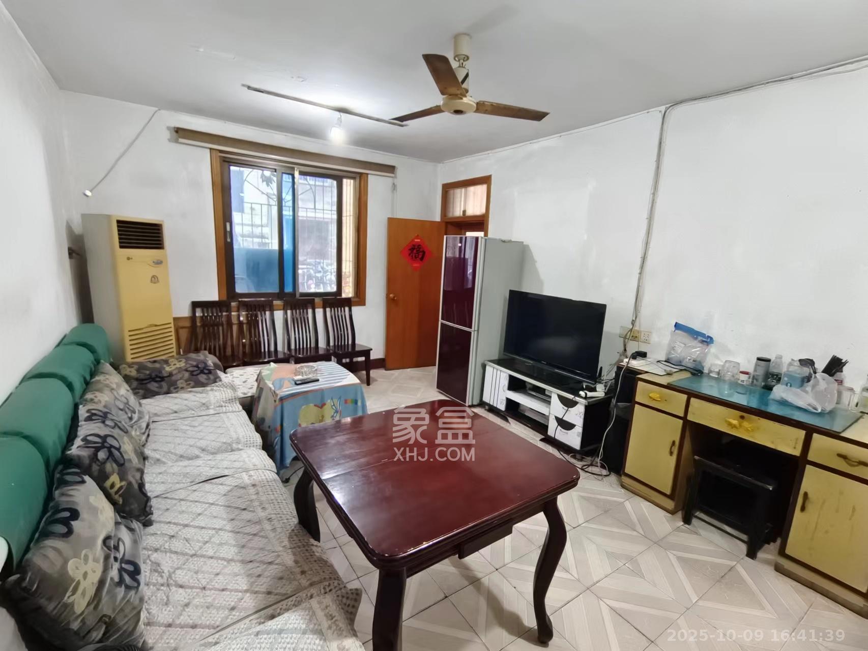 雅泰花园  3室2厅2卫    2200.0元/月室内图