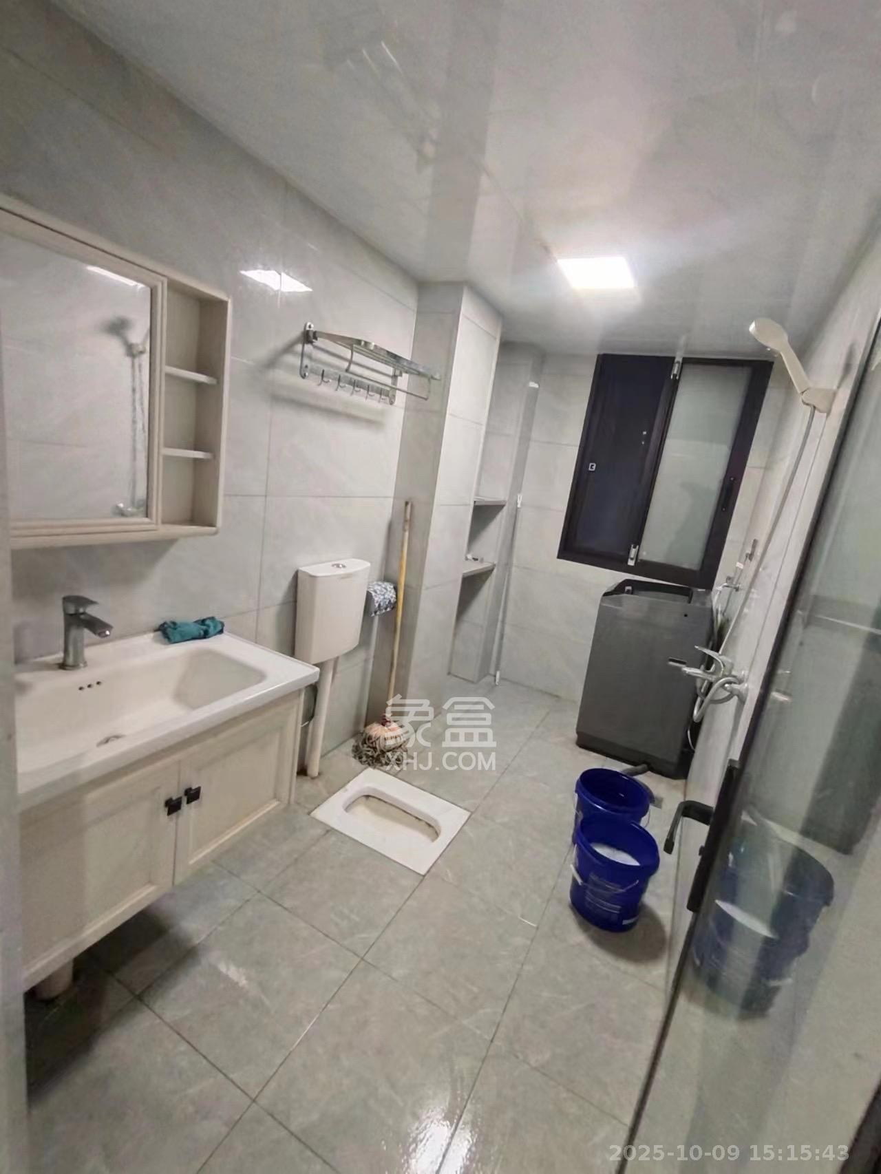 和润园三期 3室2厅1卫 2600.0元/月 和润园三期 3室2厅1卫 2600.0元/月室内图