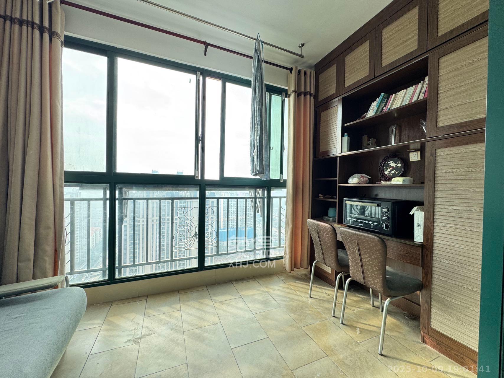 恒大雅苑 2室2厅1卫 2300.0元/月 恒大雅苑 2室2厅1卫 2300.0元/月室内图