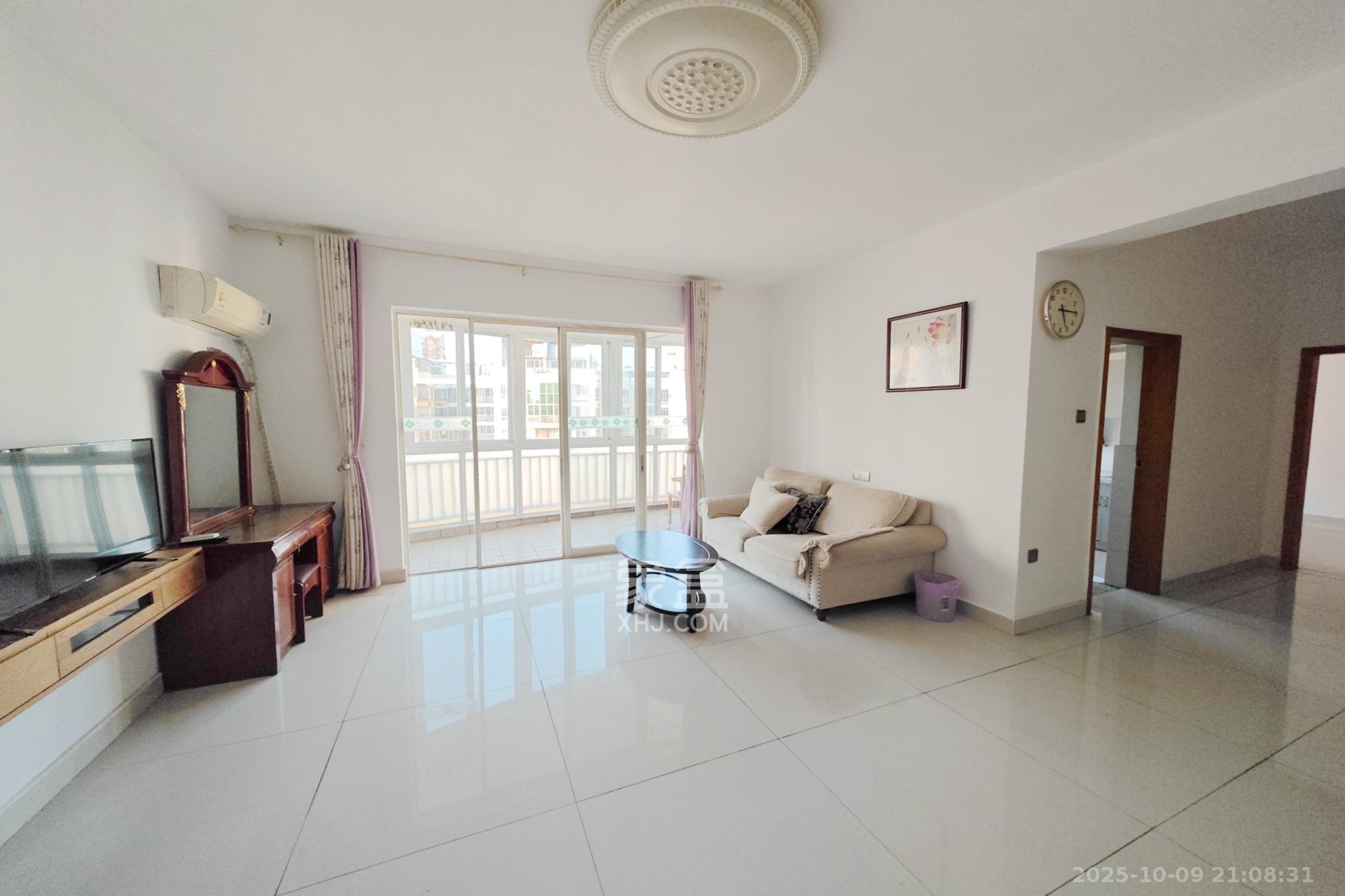 一心花苑 2室1厅1卫 83.0万 一心花苑 2室1厅1卫 83.0万客厅