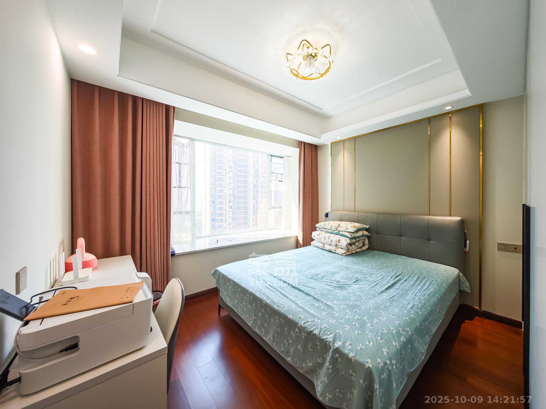 中欣楚天御府E区 3室2厅2卫 140.0万 中欣楚天御府E区 3室2厅2卫 140.0万卧室