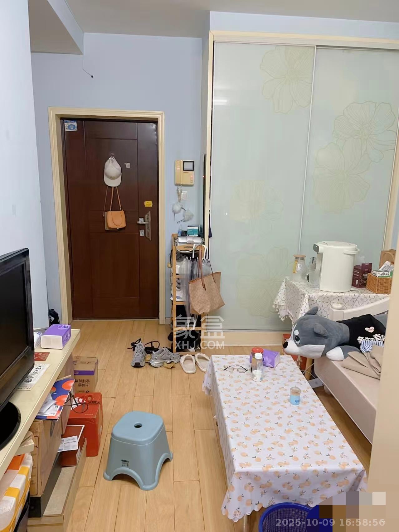 白沙晶城  1室1厅1卫    1800.0元/月室内图1