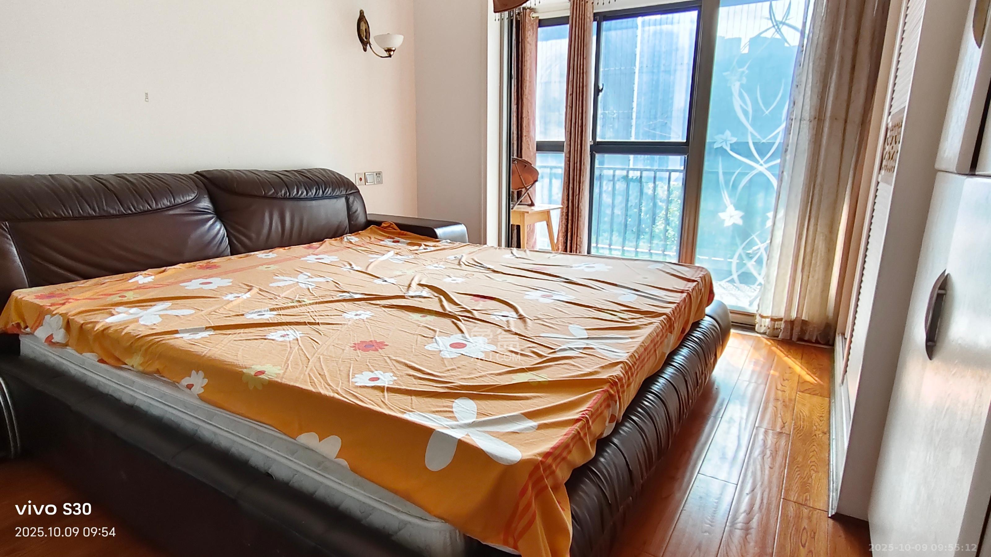 莱茵城  3室2厅2卫    2600.0元/月室内图