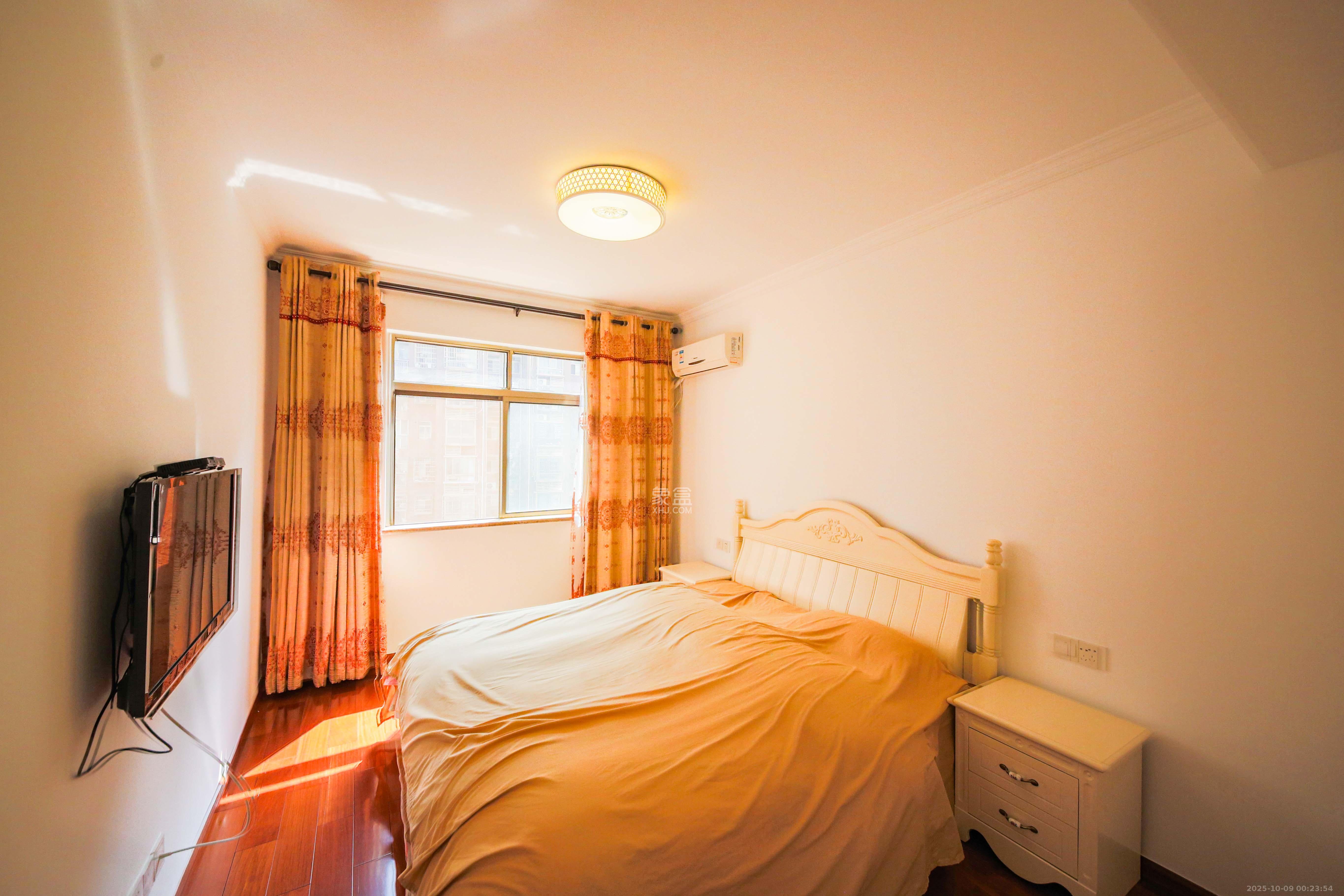 富兴嘉城（富兴汇中央）  4室2厅2卫    215.0万卧室