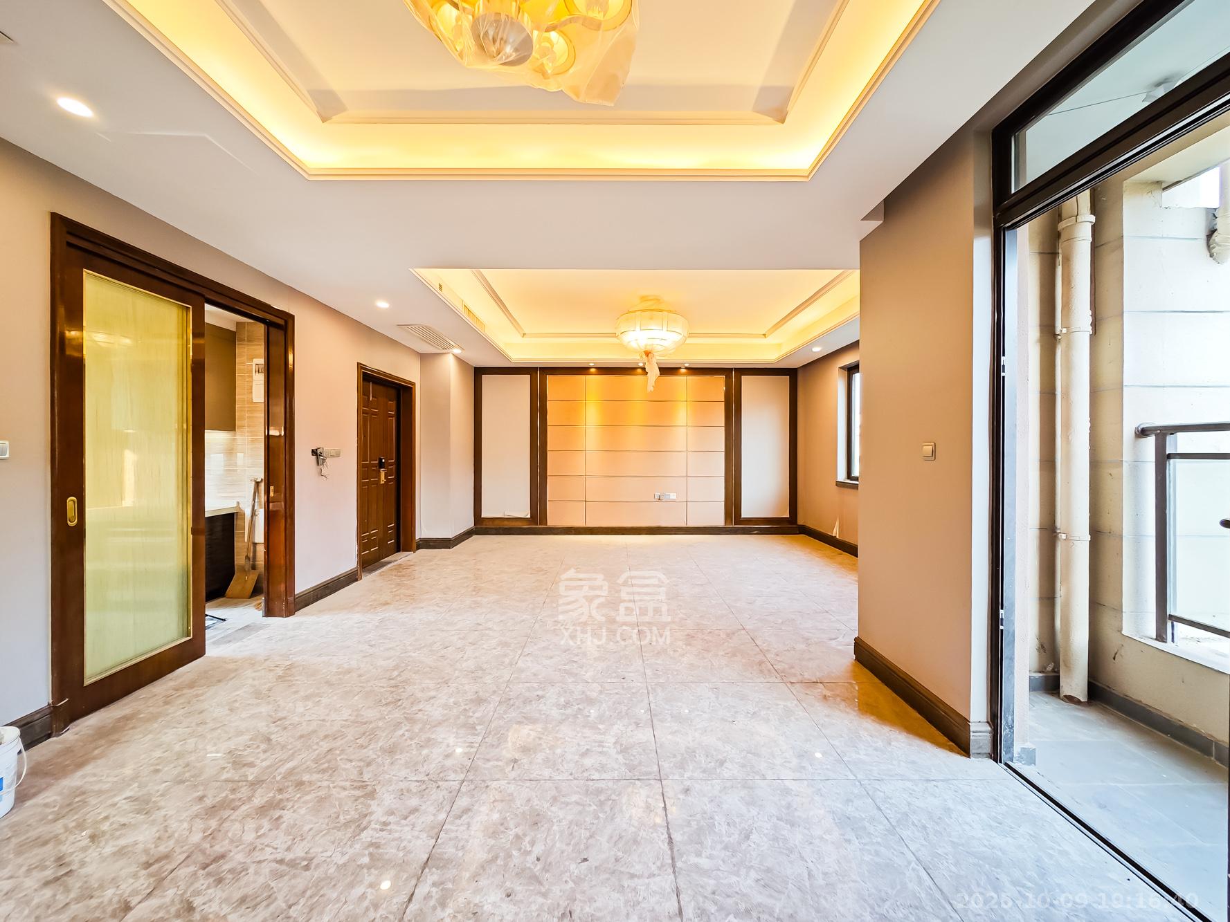 恒大御景天下城一期  4室2厅3卫    268.0万 恒大御景天下城一期  4室2厅3卫    268.0万客厅