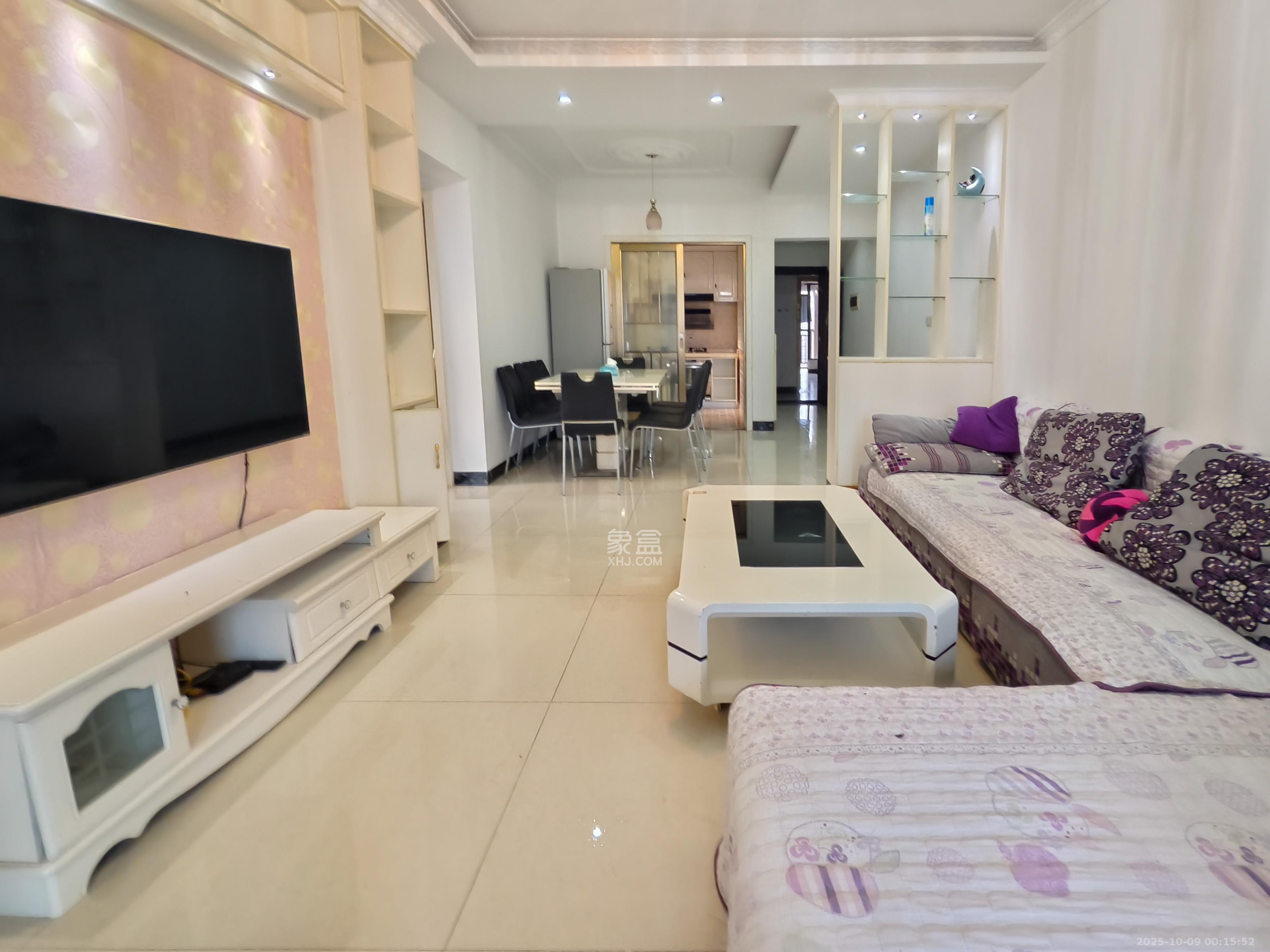 爵士湘  2室1厅1卫    56.0万 爵士湘  2室1厅1卫    56.0万客厅