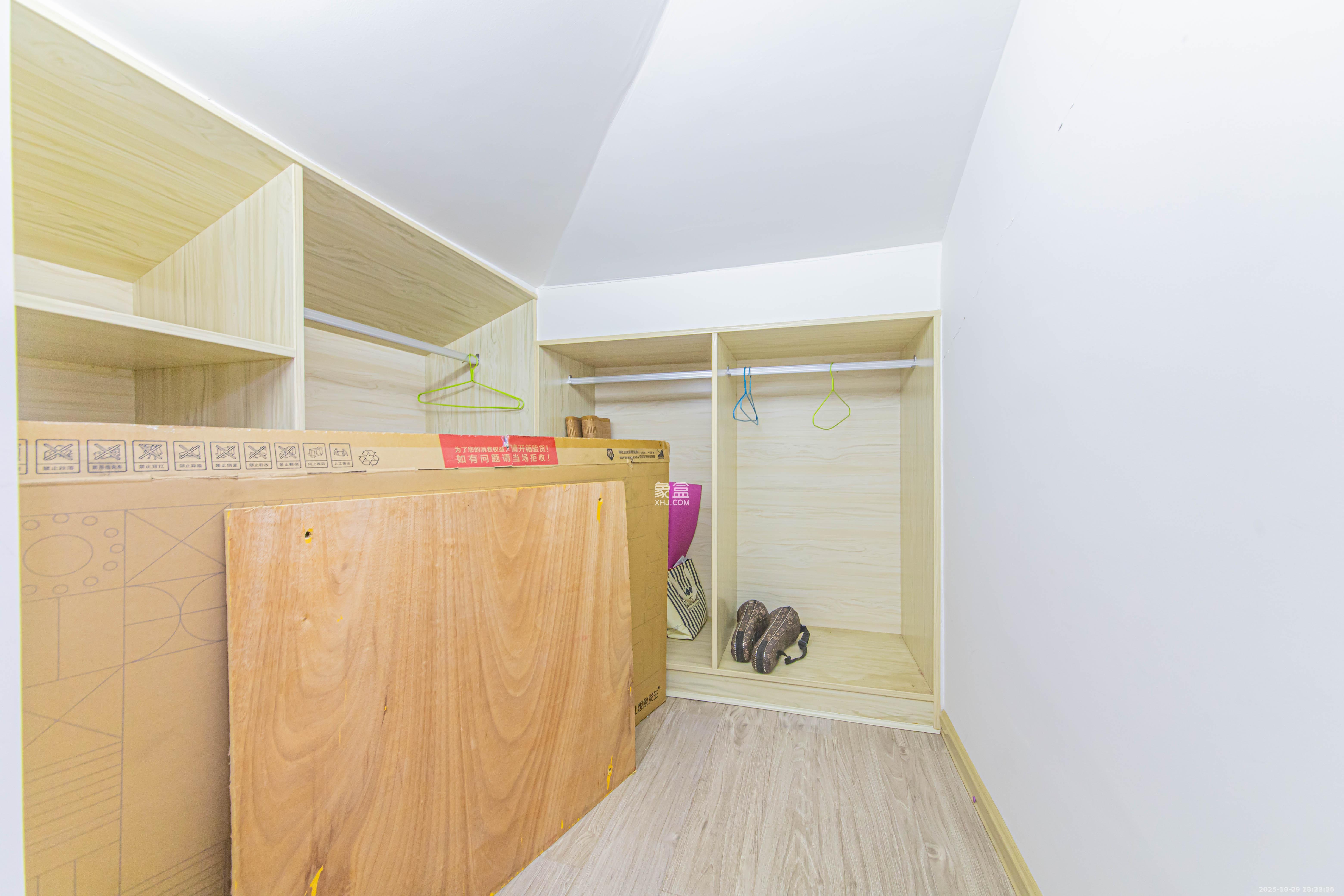 中建芙蓉嘉苑  3室2厅2卫    2300.0元/月室内图