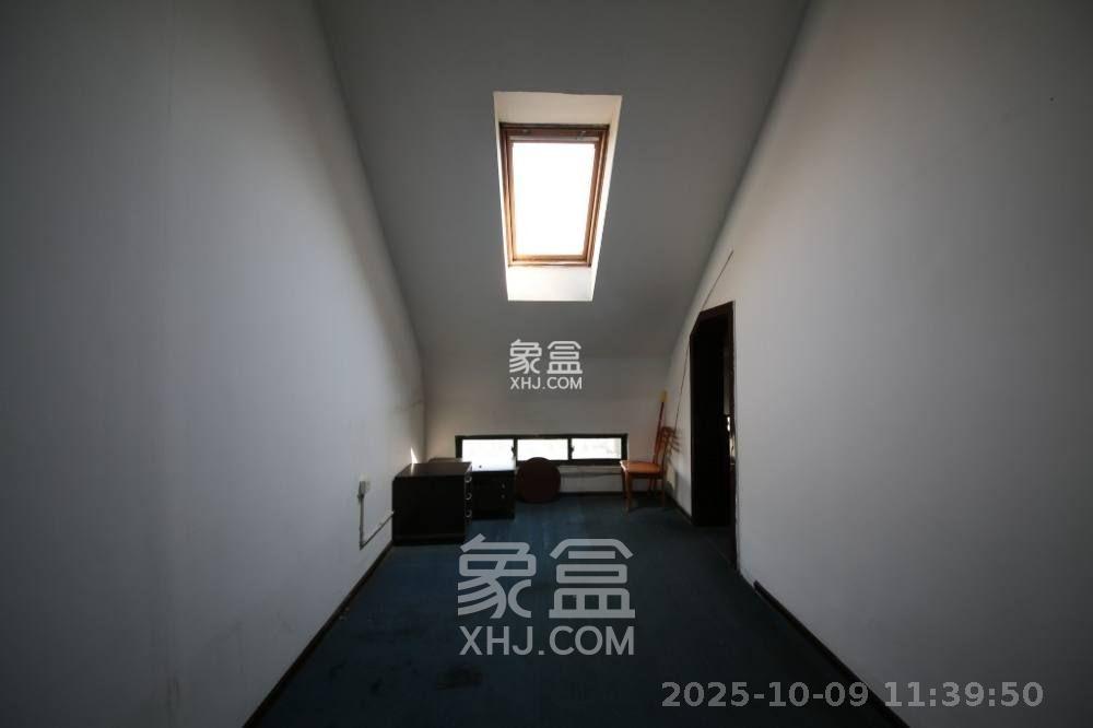 星城世家  4室2厅2卫    5000.0元/月室内图