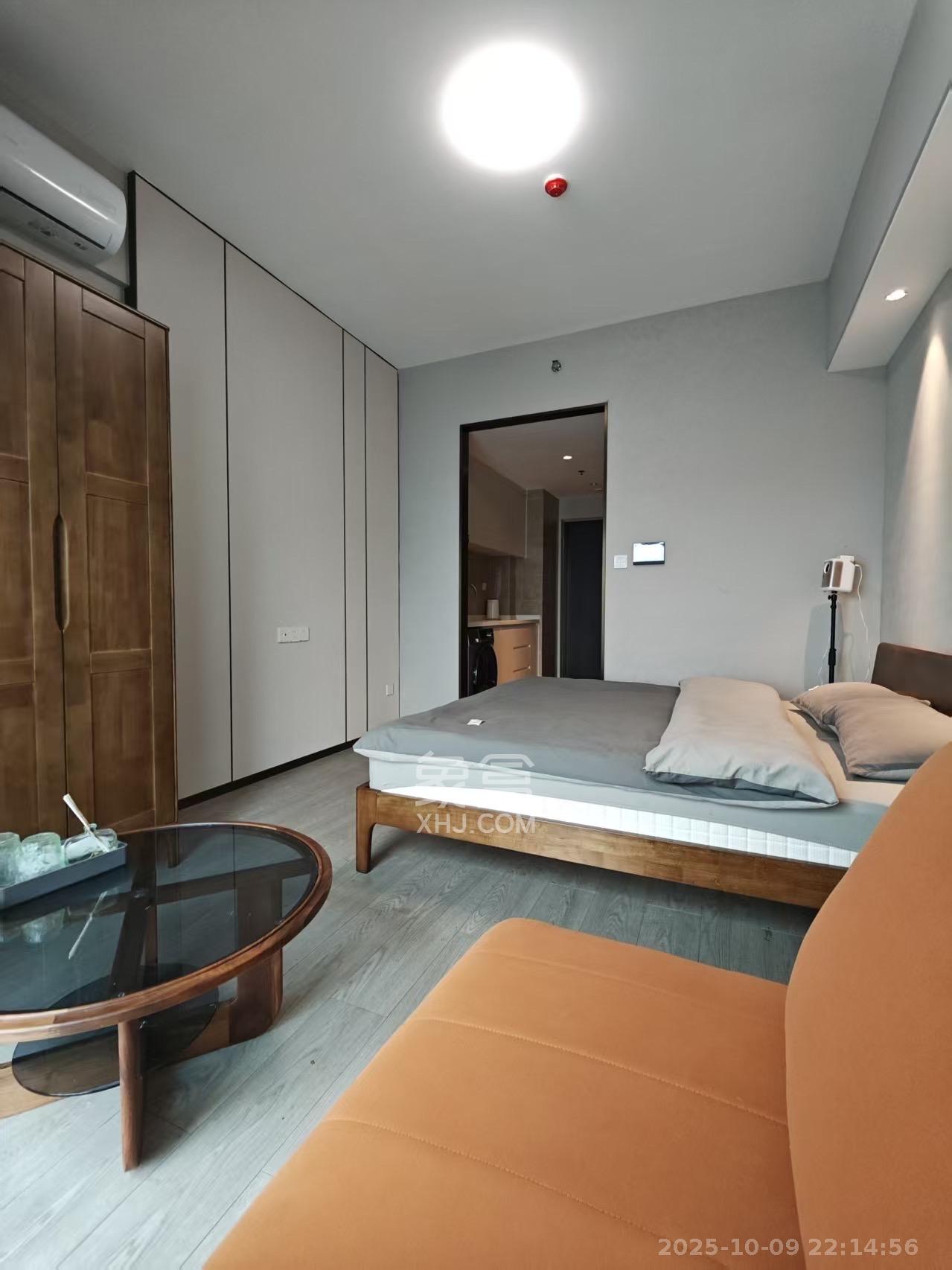 华润置地中心  1室0厅0卫    2000.0元/月 华润置地中心  1室0厅0卫    2000.0元/月室内图