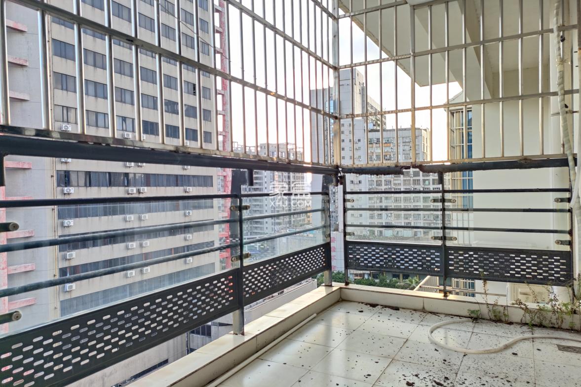 汇锦名城 5室2厅2卫 4800.0元/月 汇锦名城 5室2厅2卫 4800.0元/月室内图