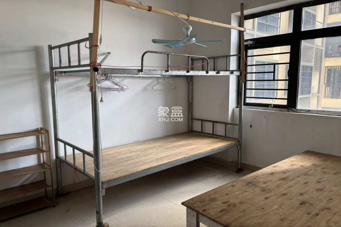 新海小区 2室2厅1卫 1500.0元/月 新海小区 2室2厅1卫 1500.0元/月室内图