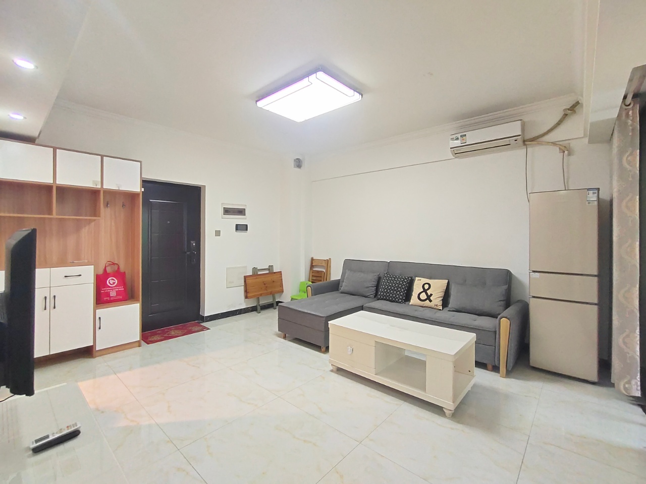 美的梧桐庄园  1室0厅0卫    1600.0元/月 美的梧桐庄园  1室0厅0卫    1600.0元/月室内图