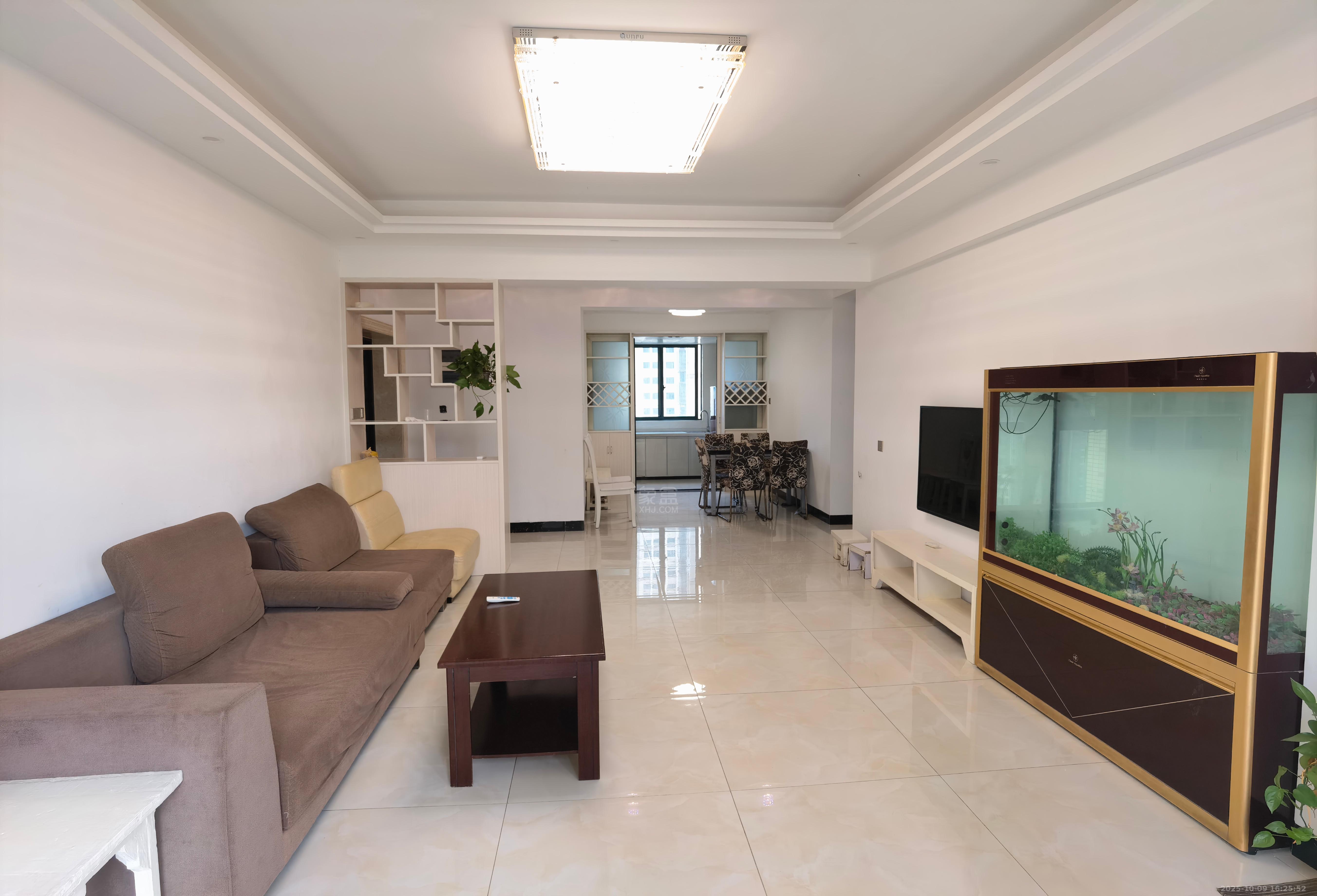 湖景名城 3室2厅2卫 2500.0元/月 湖景名城 3室2厅2卫 2500.0元/月室内图