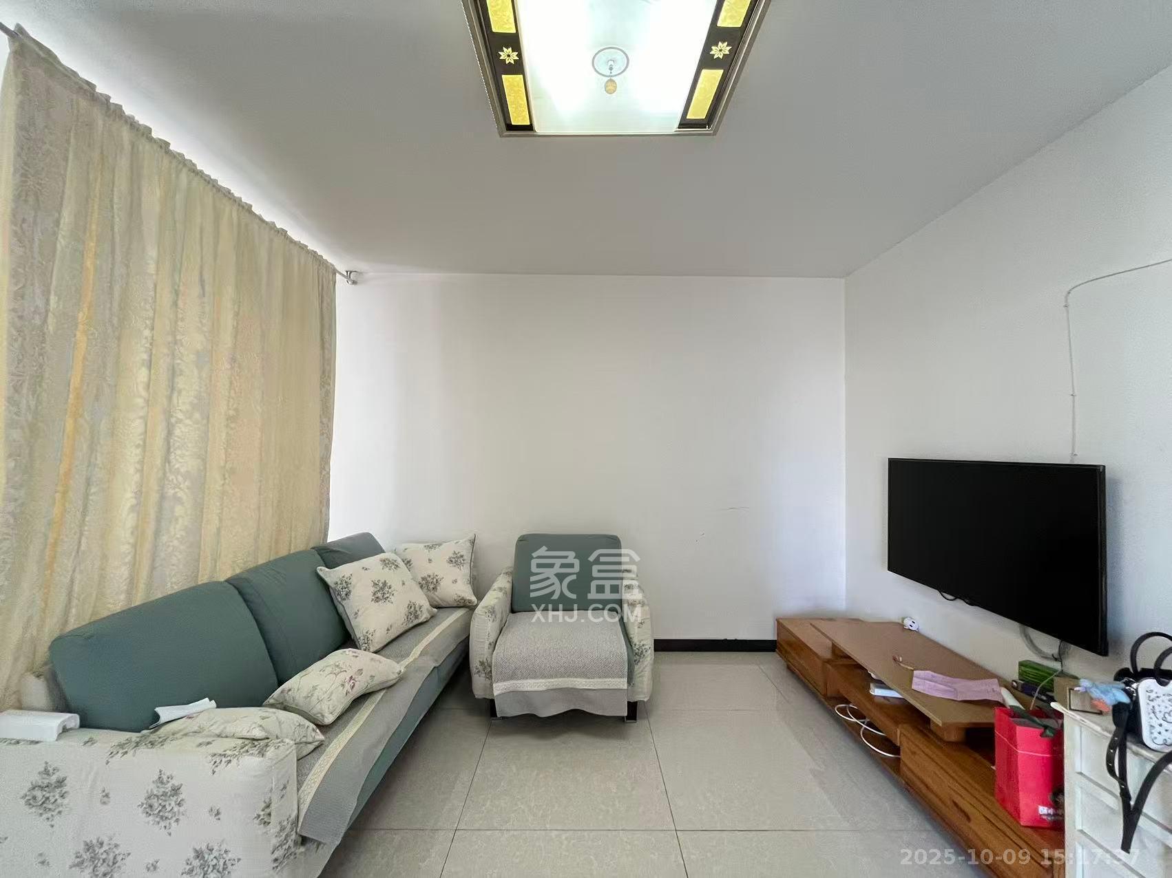 先锋东外滩  1室2厅2卫    1600.0元/月 先锋东外滩  1室2厅2卫    1600.0元/月户型图