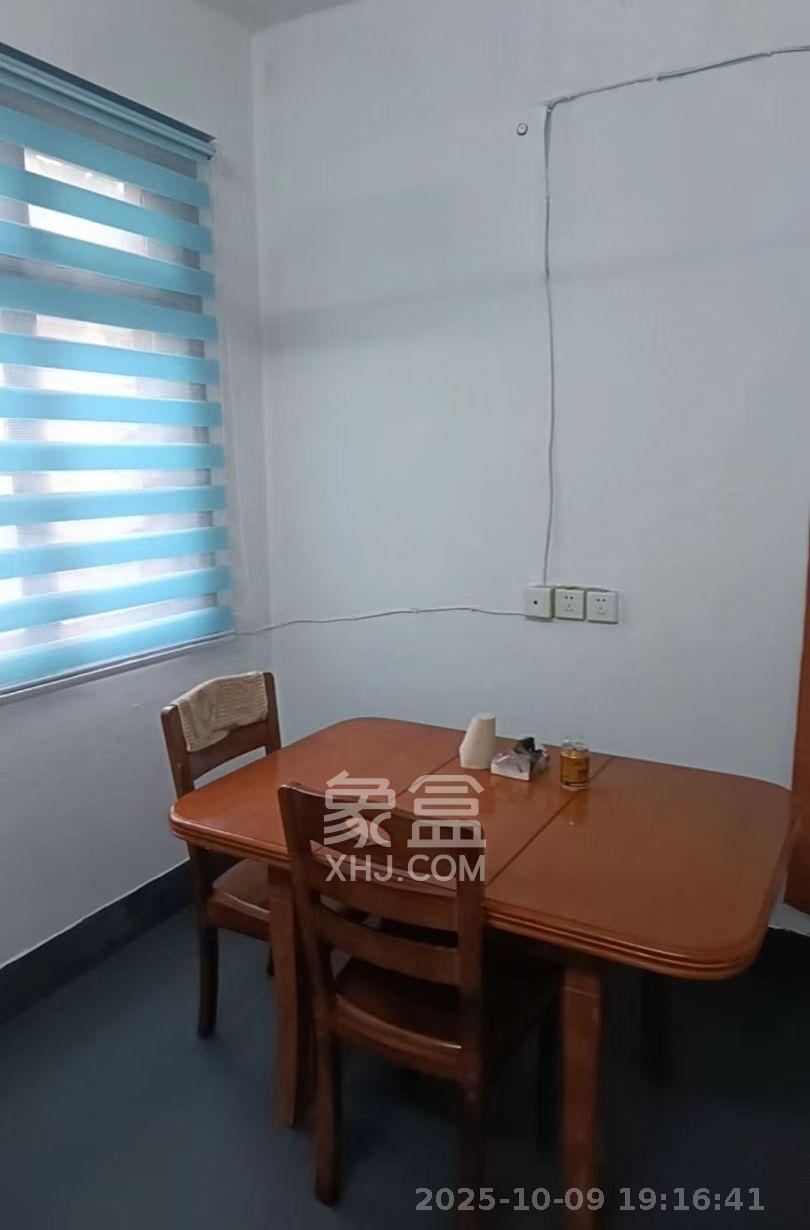 浦沅生活二区 2室1厅1卫 1350.0元/月 浦沅生活二区 2室1厅1卫 1350.0元/月室内图