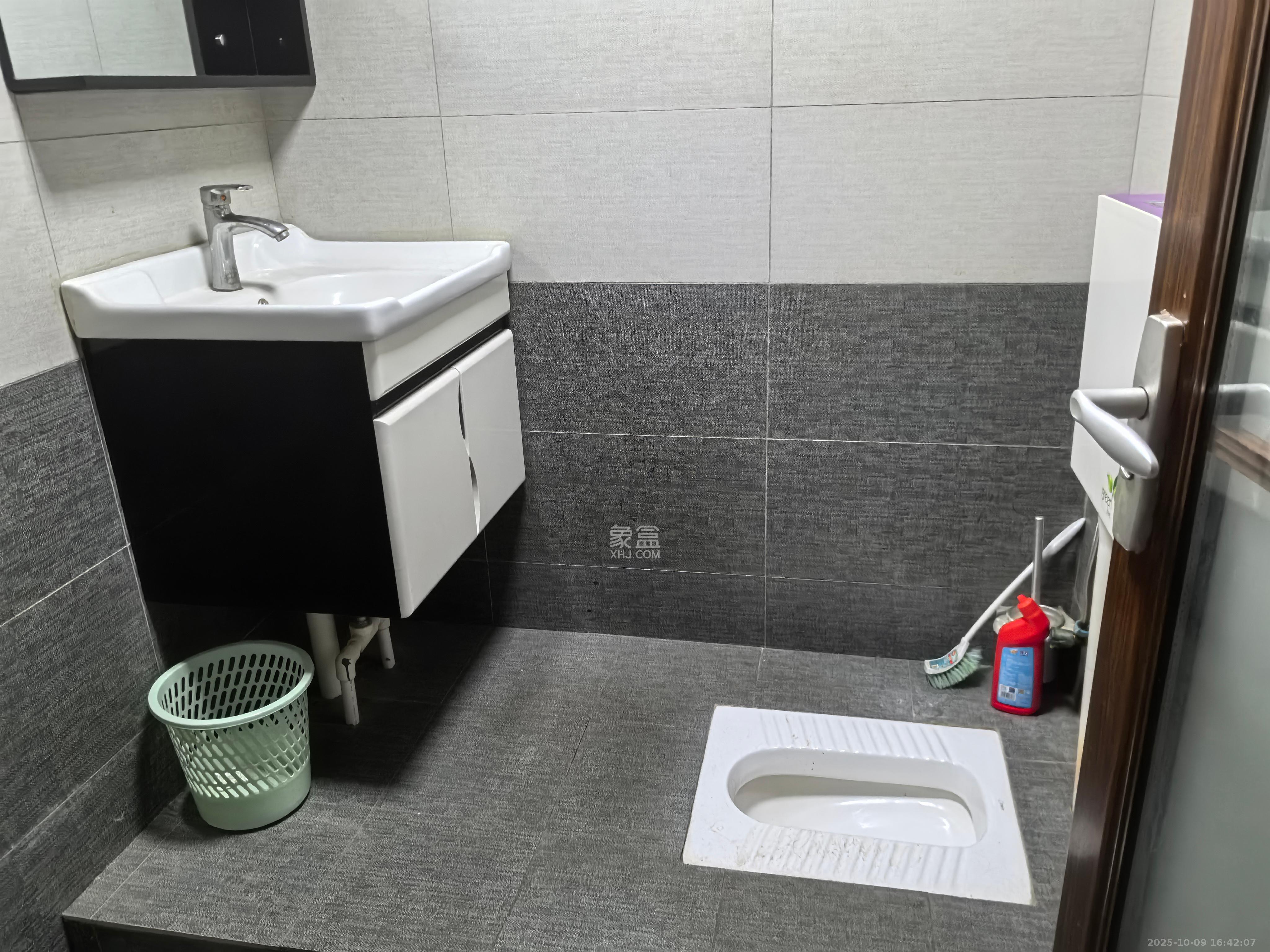 奥克斯缔壹城 1室1厅1卫 2900.0元/月 奥克斯缔壹城 1室1厅1卫 2900.0元/月室内图