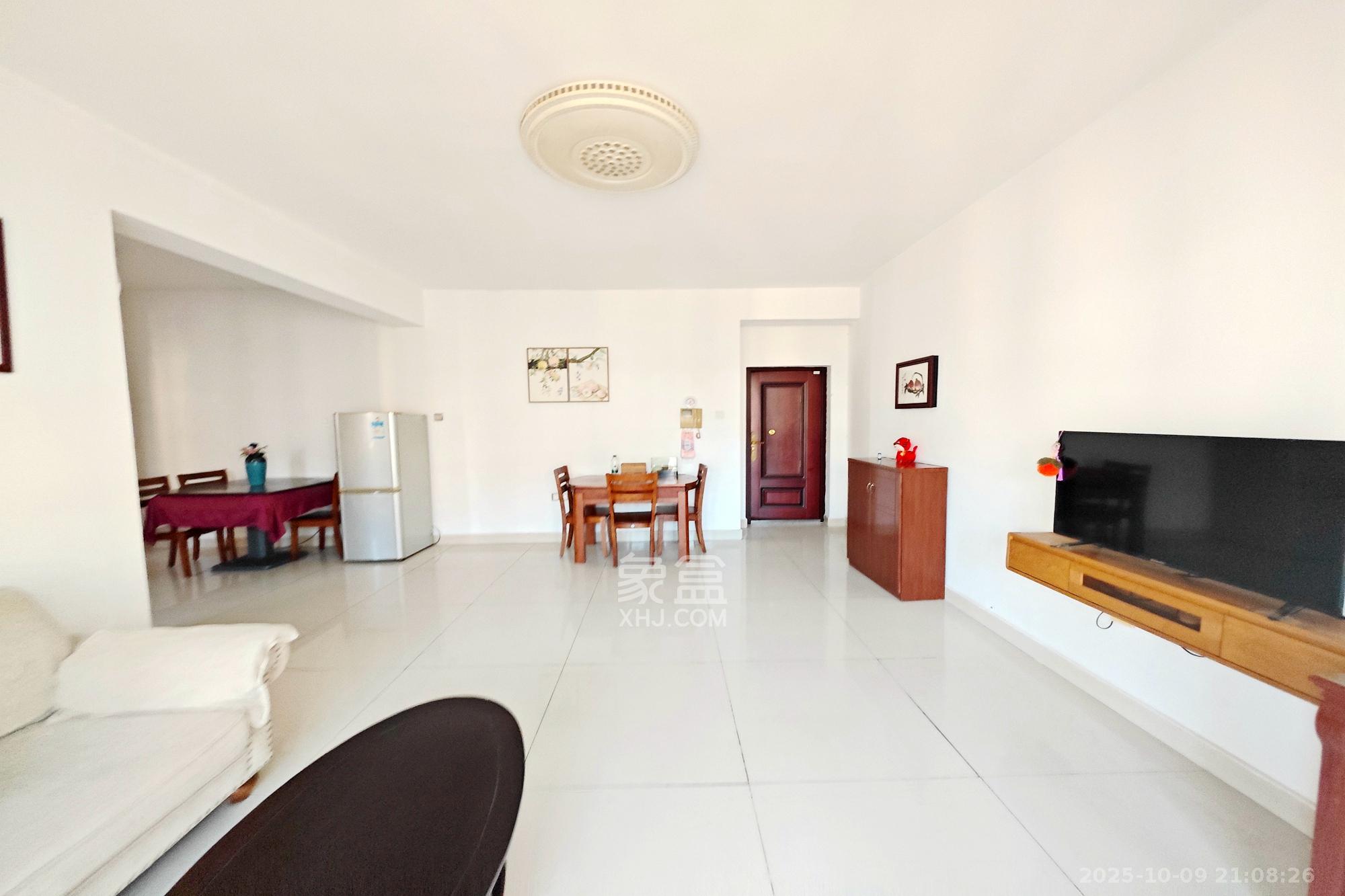 一心花苑 2室1厅1卫 83.0万 一心花苑 2室1厅1卫 83.0万客厅