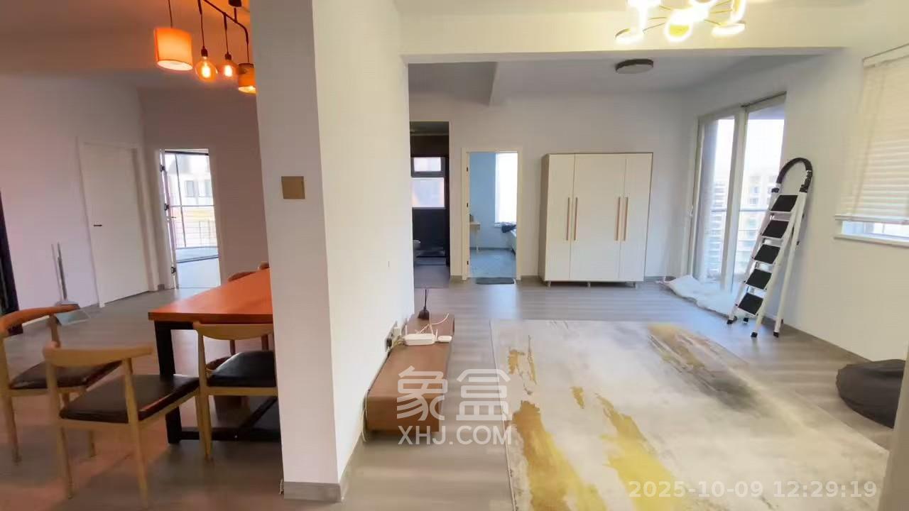 金色屋顶 4室2厅2卫 4800.0元/月 金色屋顶 4室2厅2卫 4800.0元/月室内图