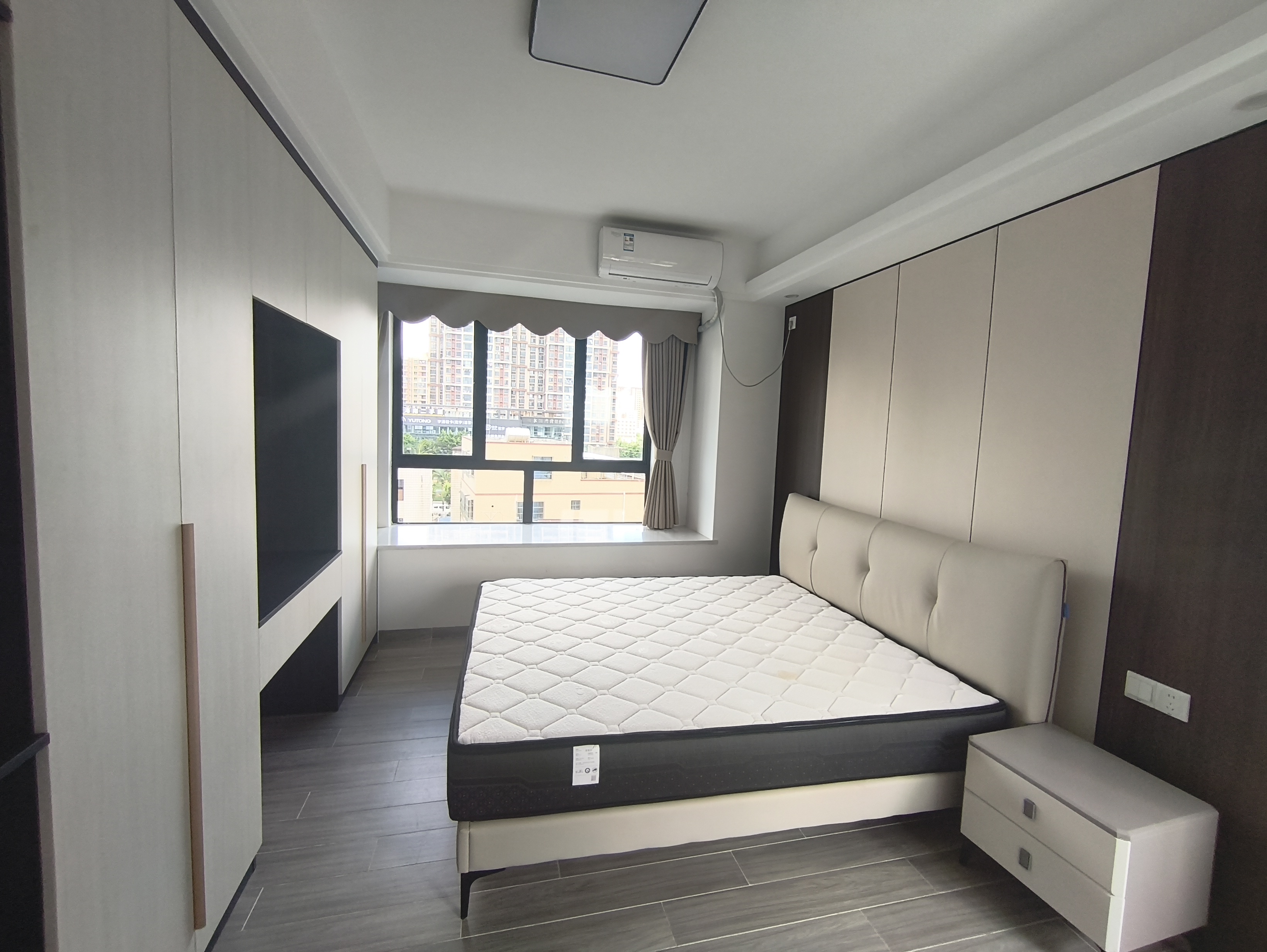 滨江佳苑 4室2厅2卫 2800.0元/月 滨江佳苑 4室2厅2卫 2800.0元/月室内图