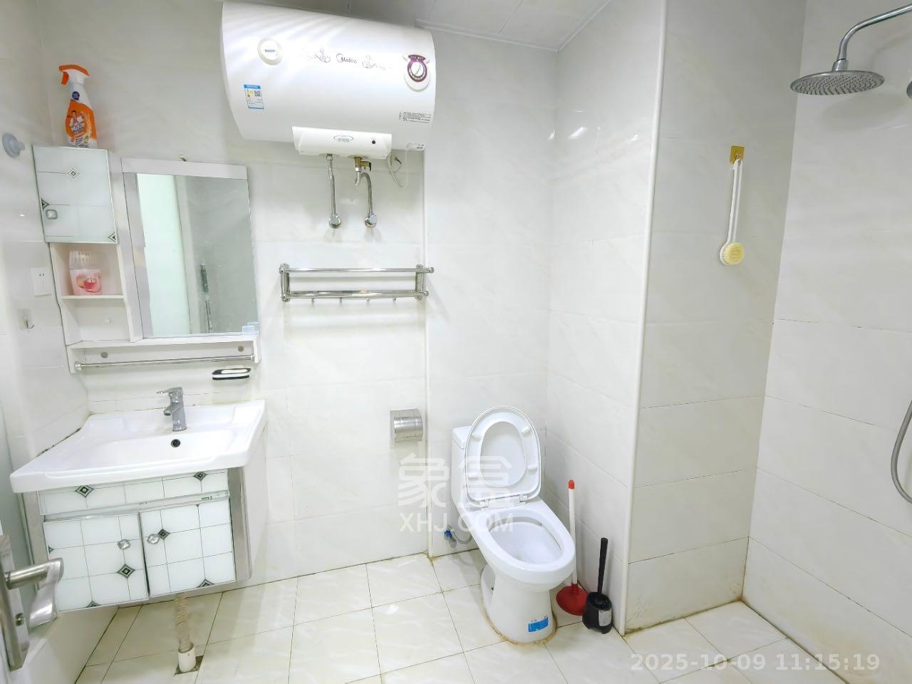 华侨假日中心（晟华苑）  1室1厅1卫    1700.0元/月室内图