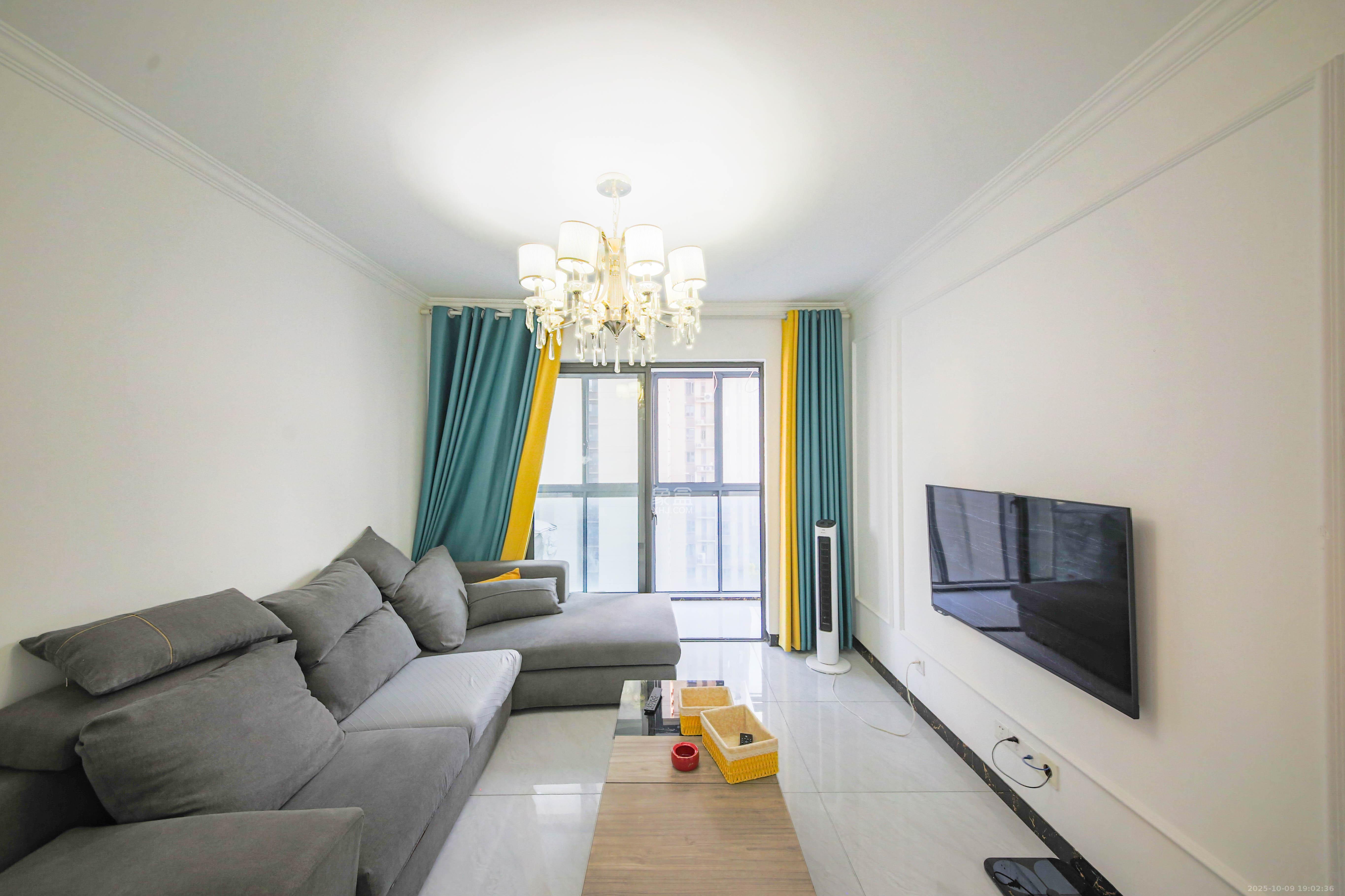 博林云栖  2室2厅1卫    82.8万客厅