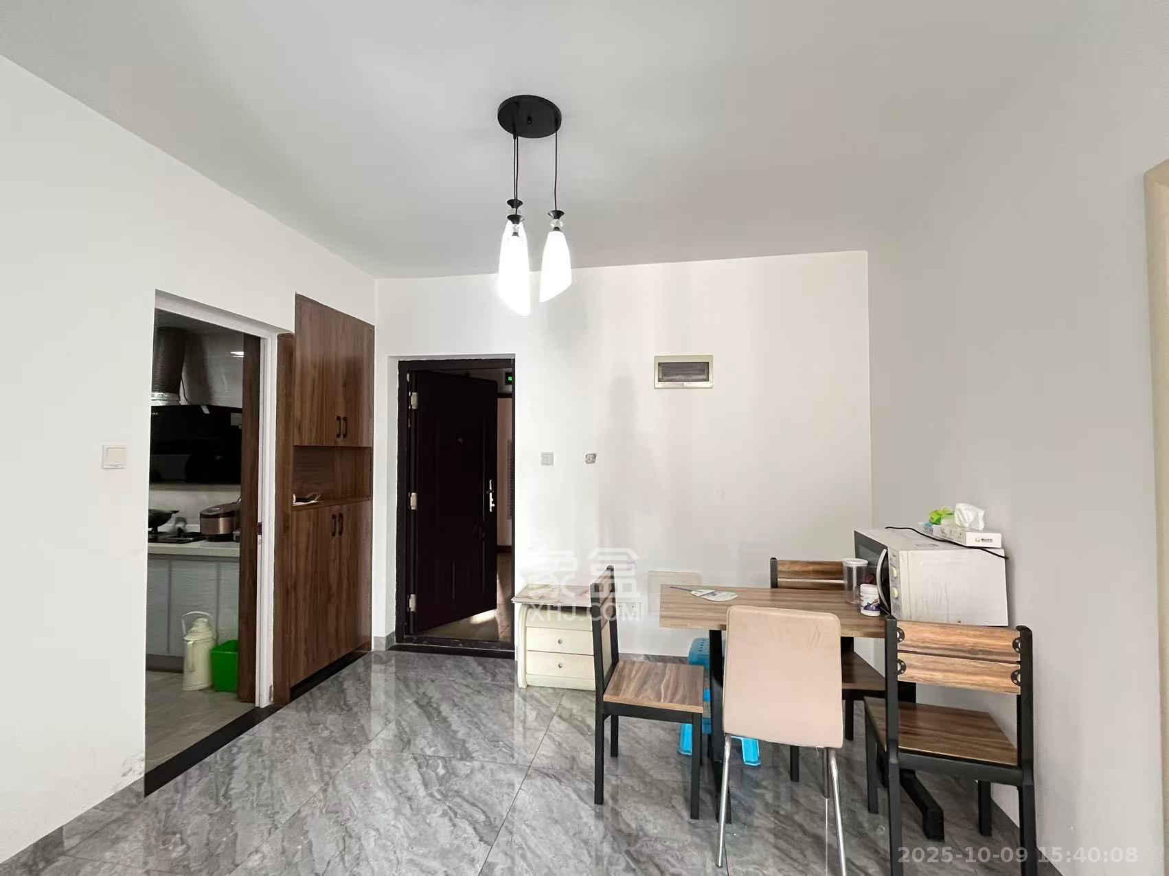 丽发新城  2室2厅1卫    1600.0元/月 丽发新城  2室2厅1卫    1600.0元/月室内图