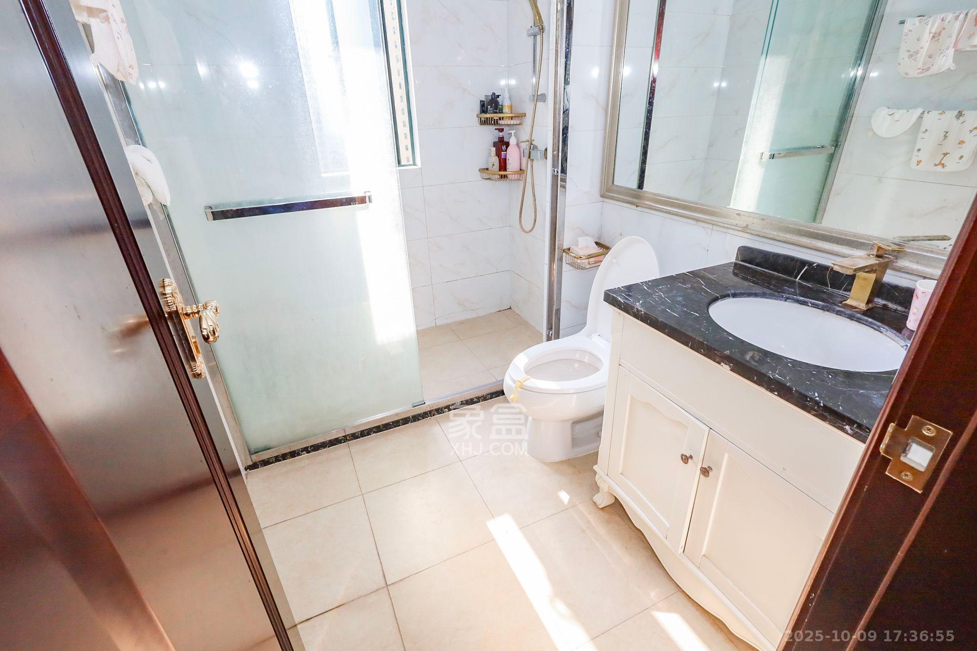 恒大御景湾 4室2厅2卫 4000.0元/月 恒大御景湾 4室2厅2卫 4000.0元/月室内图