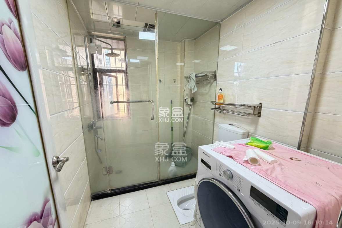 康斯丹郡(融程领秀佳园) 3室2厅2卫 2200.0元/月 康斯丹郡(融程领秀佳园) 3室2厅2卫 2200.0元/月室内图