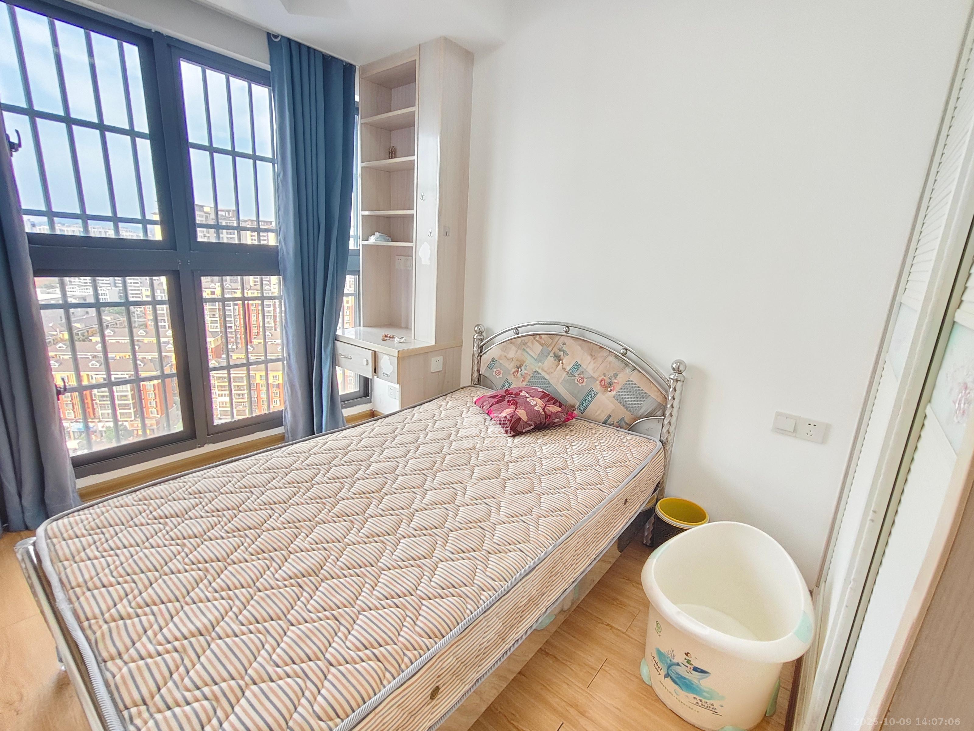 德惠雅苑（众星湘港公馆）  3室2厅2卫    2100.0元/月室内图